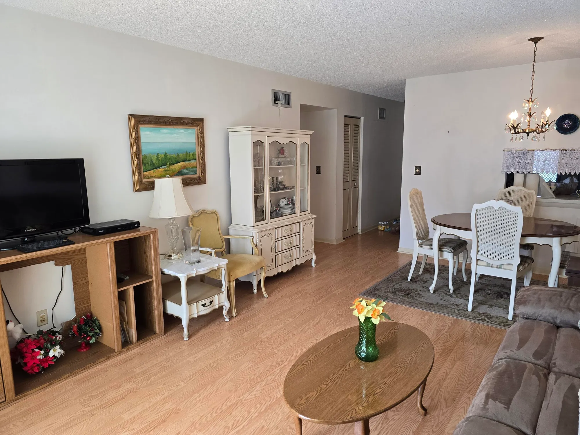 Property Slideshow image 7 of 34 | 2668 garden dr 202, Lake Worth, FL, 33461