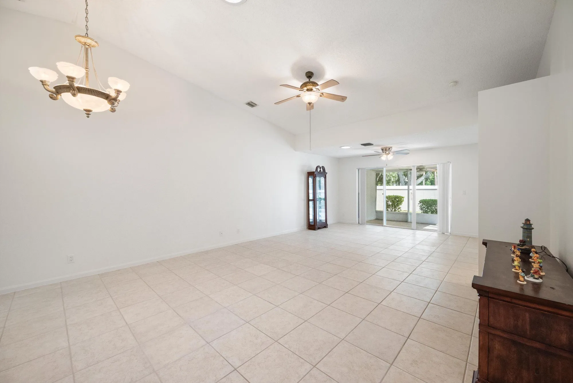 Property Slideshow image 7 of 27 | 11 sausalito dr, Boynton Beach, FL, 33436