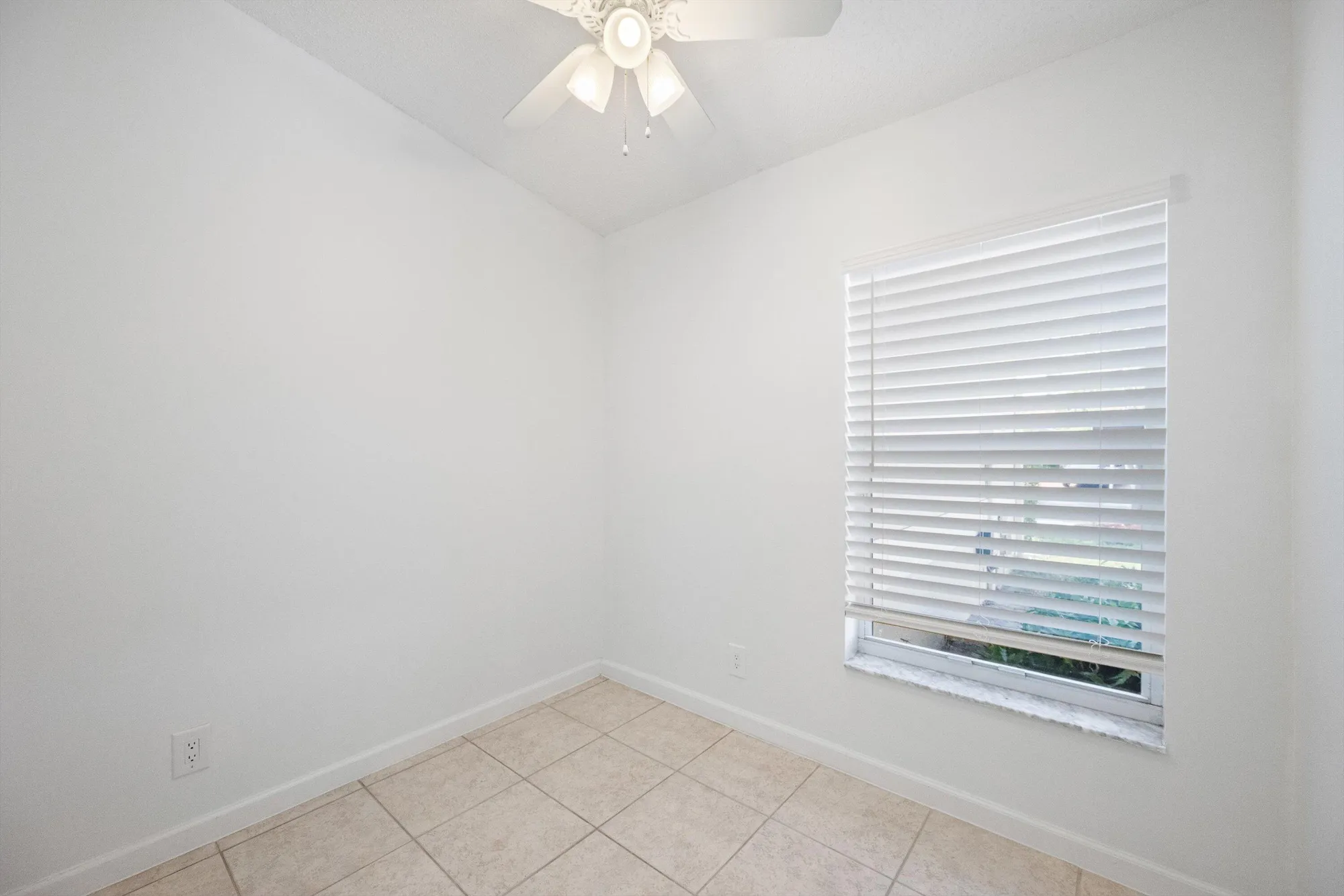 Property Slideshow image 18 of 27 | 11 sausalito dr, Boynton Beach, FL, 33436