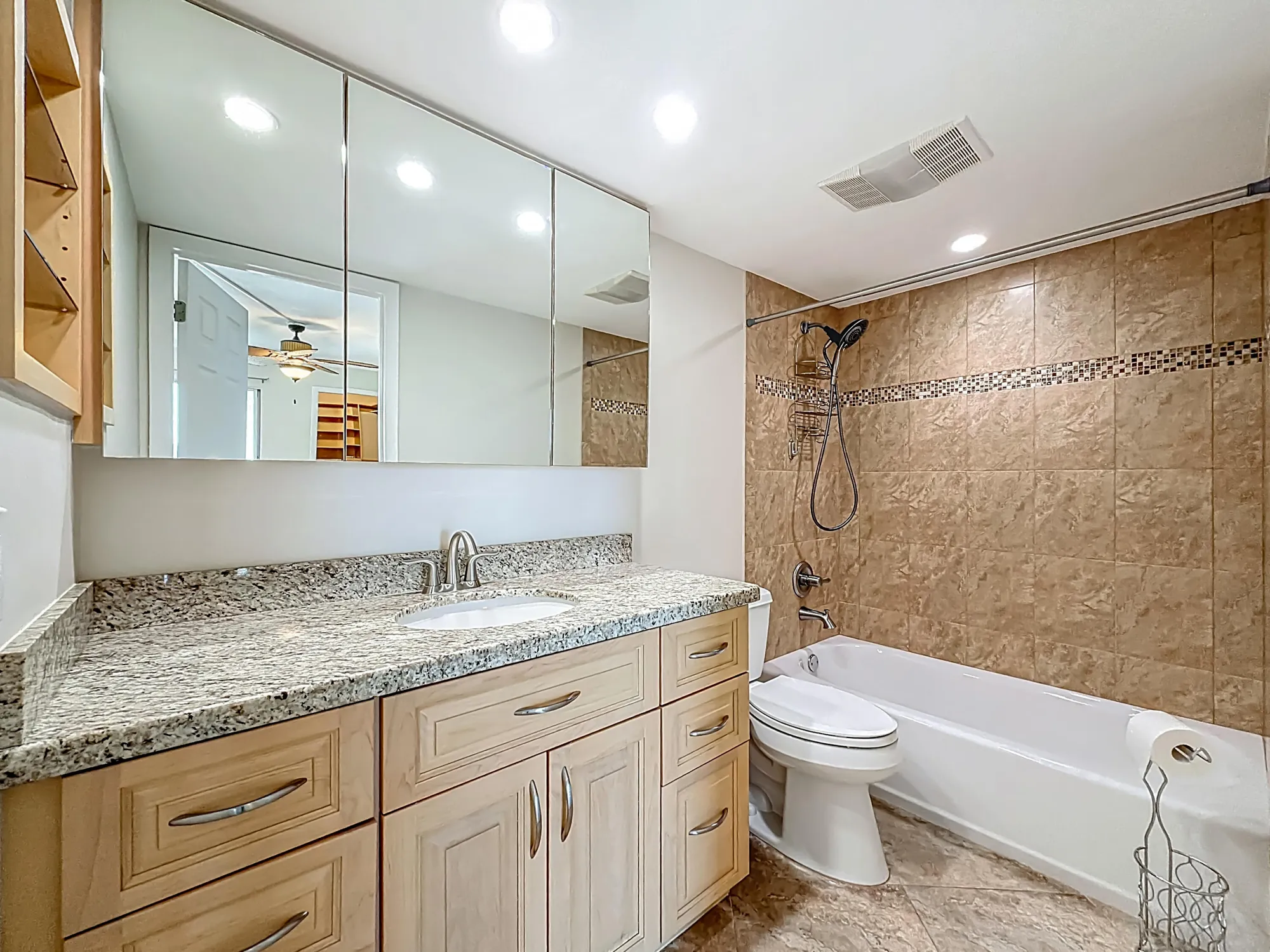 Property Slideshow image 12 of 57 | 4102 oakridge v, Deerfield Beach, FL, 33442