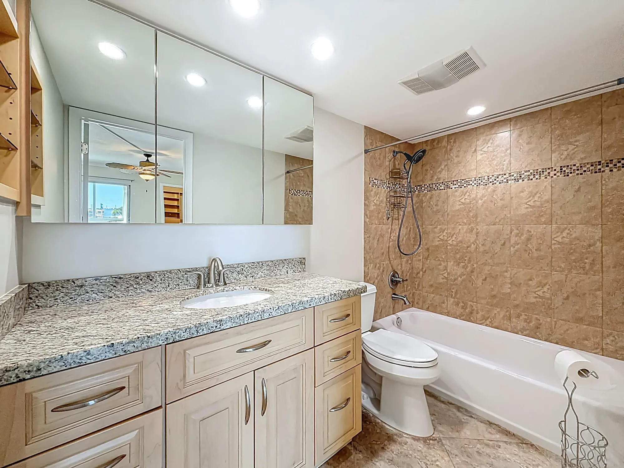 Property Slideshow image 17 of 57 | 4102 oakridge v, Deerfield Beach, FL, 33442