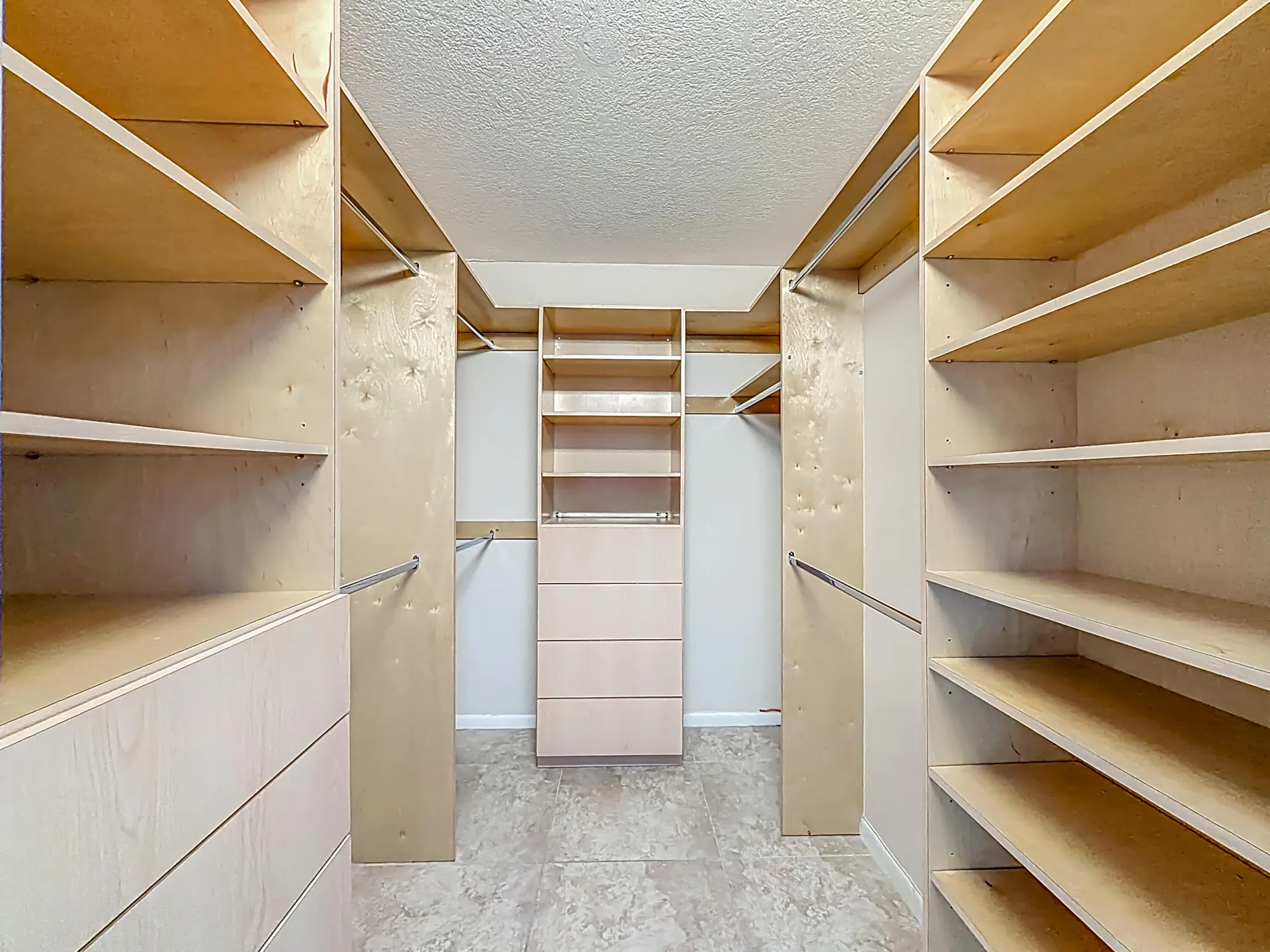 Property Slideshow image 18 of 57 | 4102 oakridge v, Deerfield Beach, FL, 33442