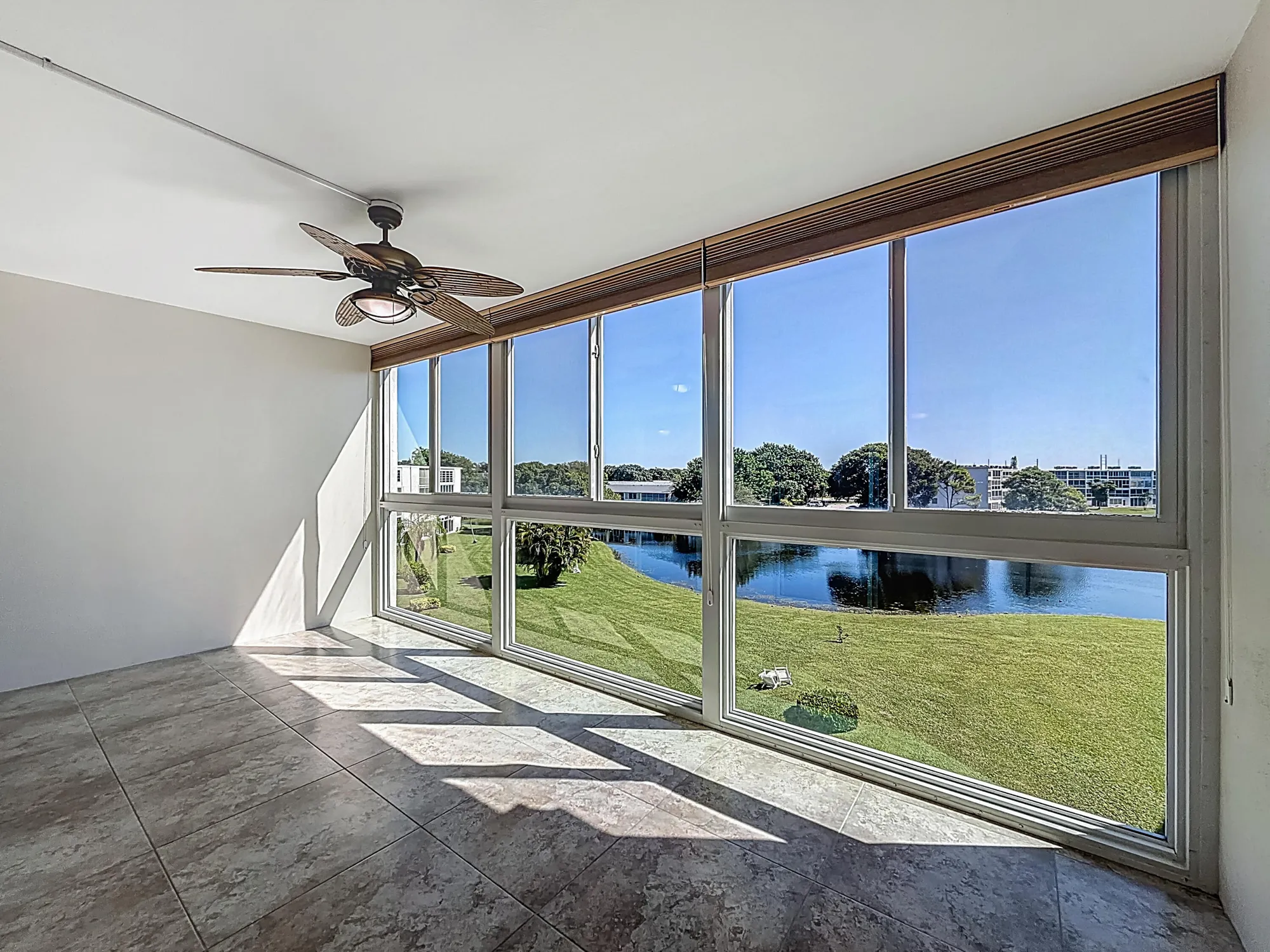 Property Slideshow image 20 of 57 | 4102 oakridge v, Deerfield Beach, FL, 33442