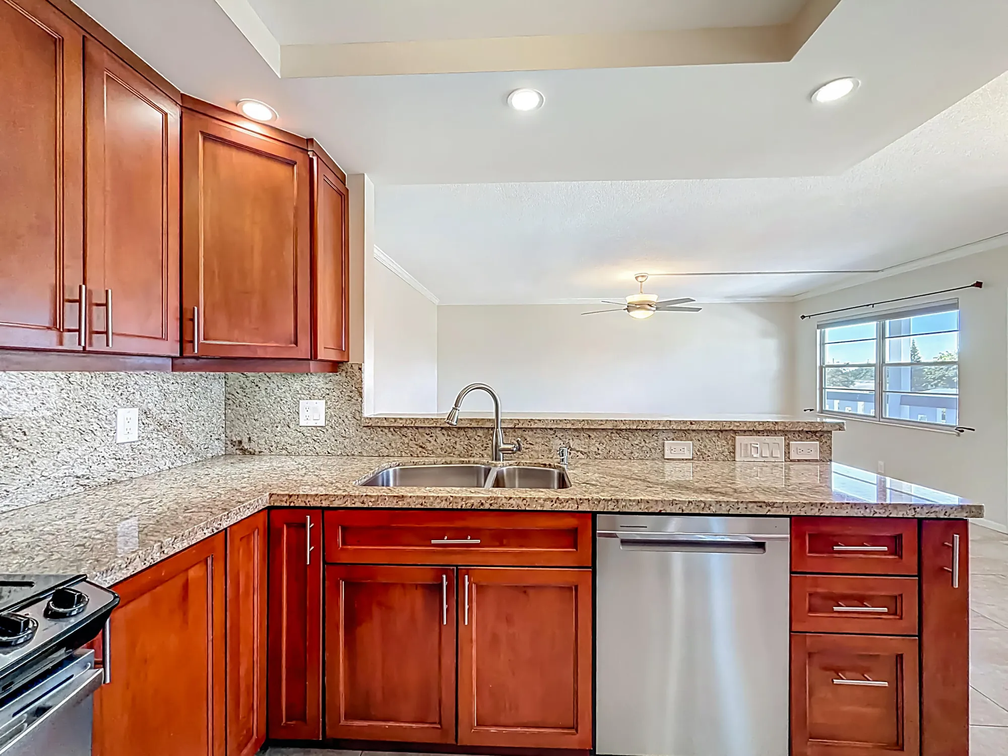 Property Slideshow image 11 of 57 | 4102 oakridge v, Deerfield Beach, FL, 33442