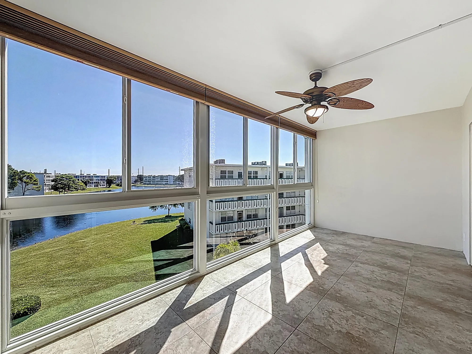 Property Slideshow image 39 of 57 | 4102 oakridge v, Deerfield Beach, FL, 33442