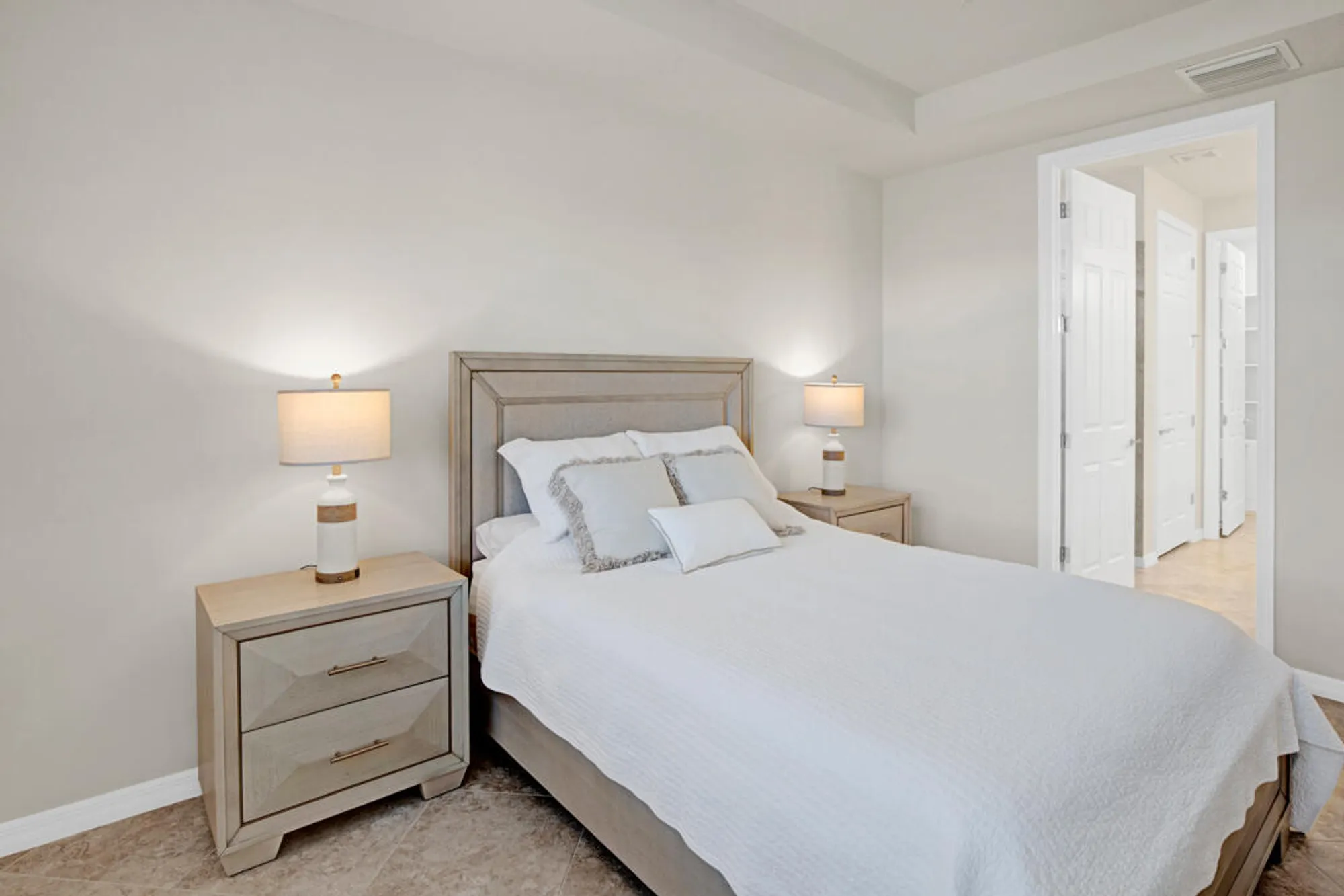 Property Slideshow image 16 of 47 | 649 se monteiro dr, Port Saint Lucie, FL, 34984