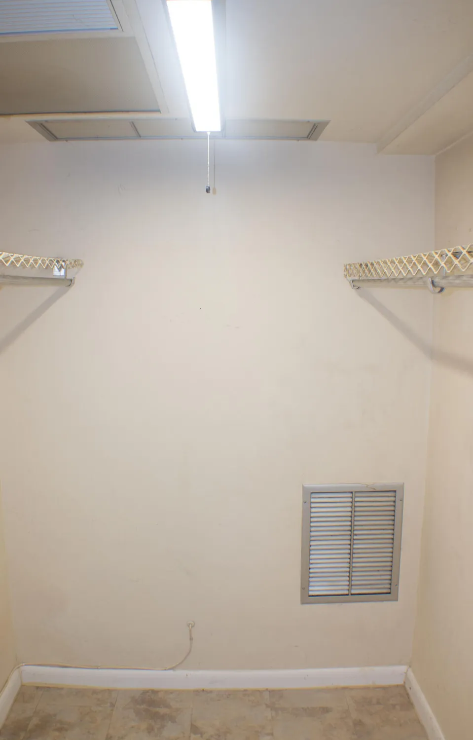 Property Slideshow image 9 of 15 | 2687 garden dr 101, Lake Worth, FL, 33461