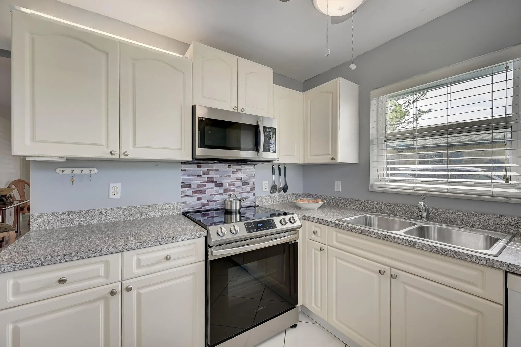 Property Slideshow image 12 of 38 | 227 cardinal ln, Delray Beach, FL, 33445