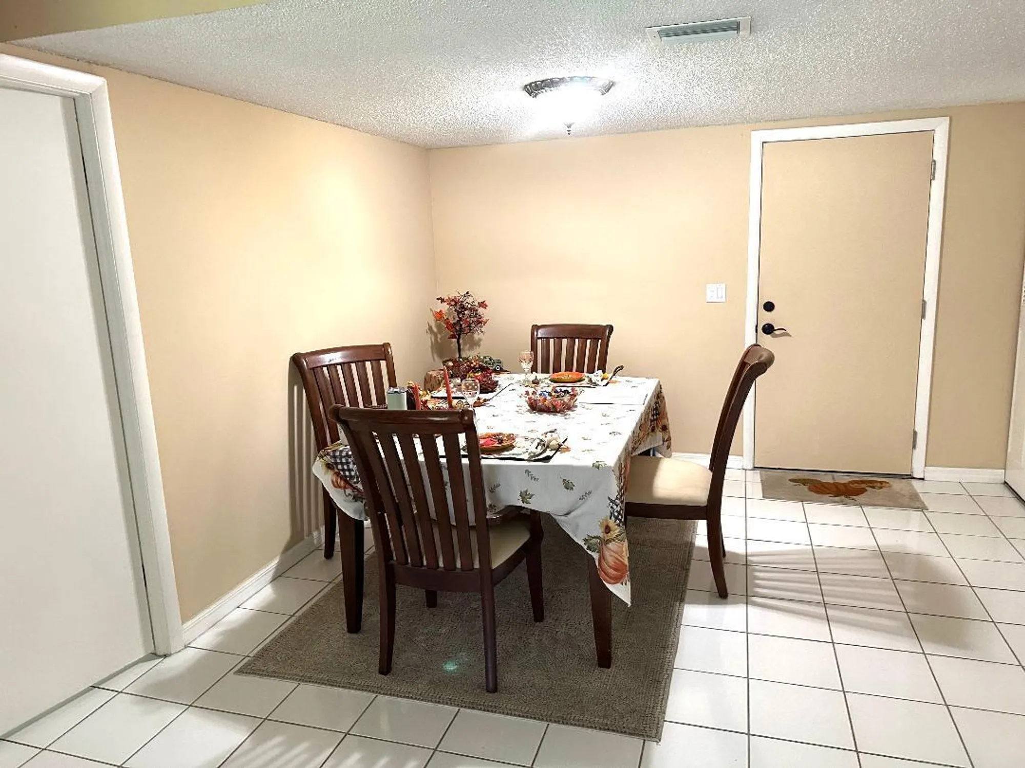 Property Slideshow image 5 of 14 | 215 lake carol dr, West Palm Beach, FL, 33411