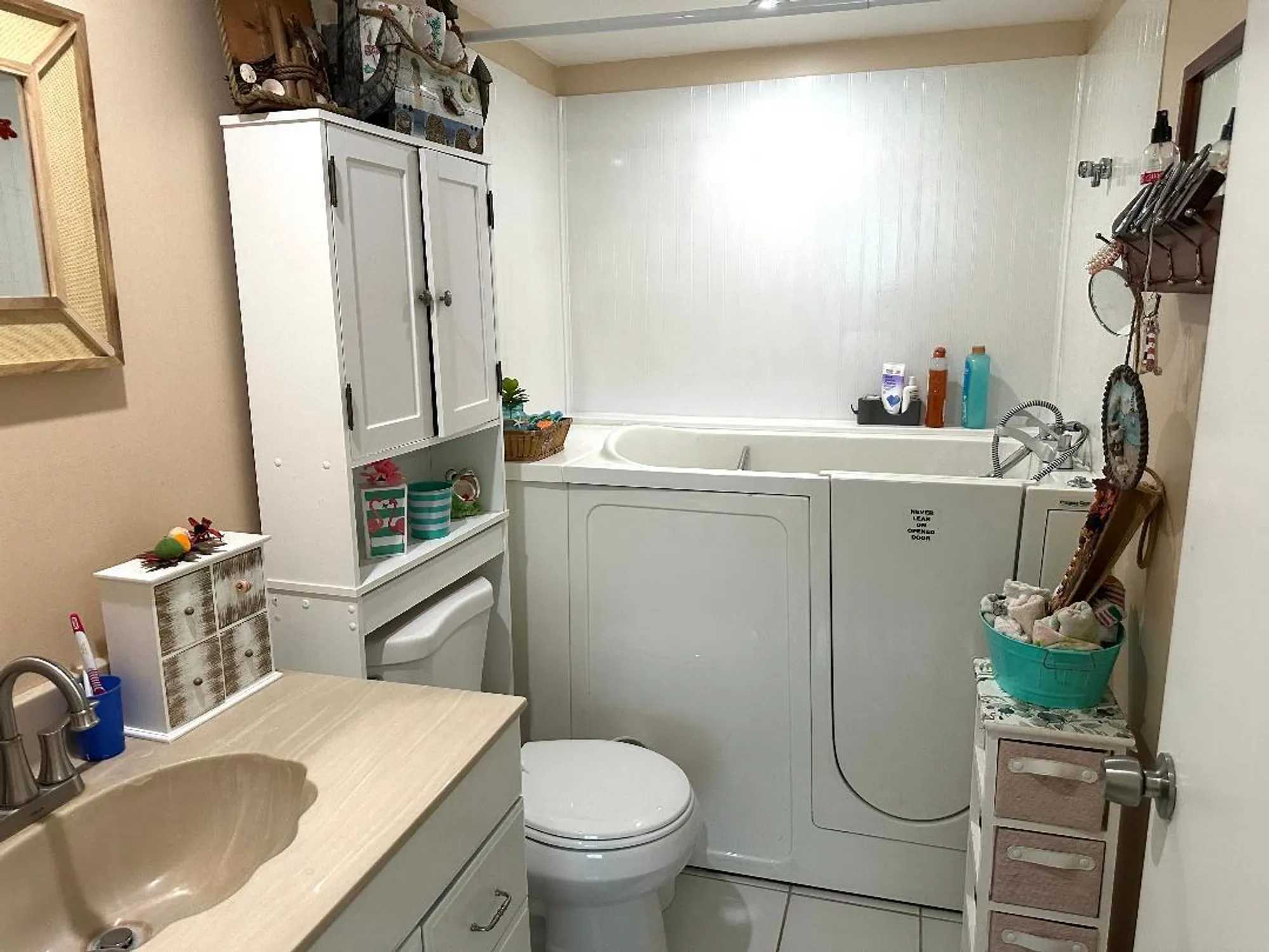 Property Slideshow image 10 of 14 | 215 lake carol dr, West Palm Beach, FL, 33411