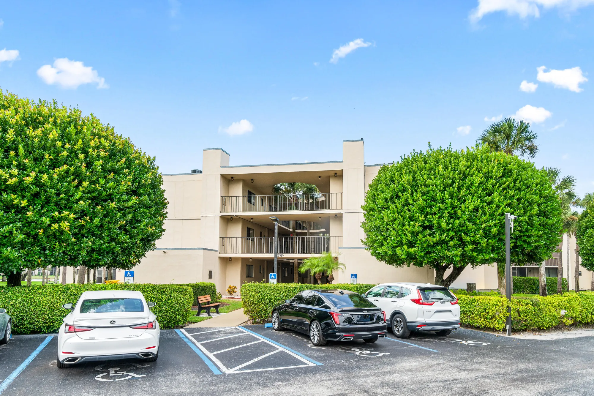 Property Slideshow image 2 of 30 | 5370 las verdes cir apt 209, Delray Beach, FL, 33484