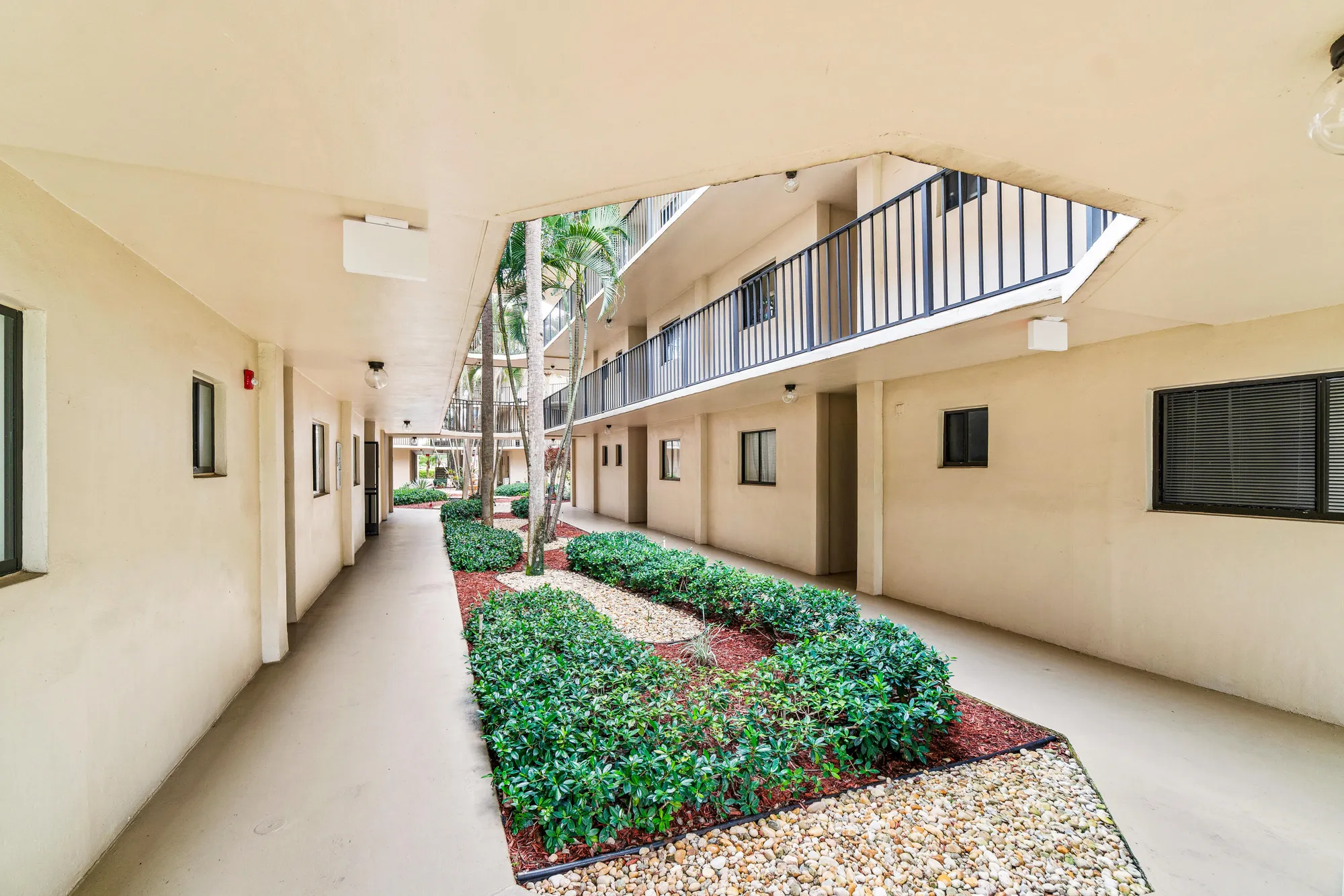 Property Slideshow image 6 of 30 | 5370 las verdes cir apt 209, Delray Beach, FL, 33484