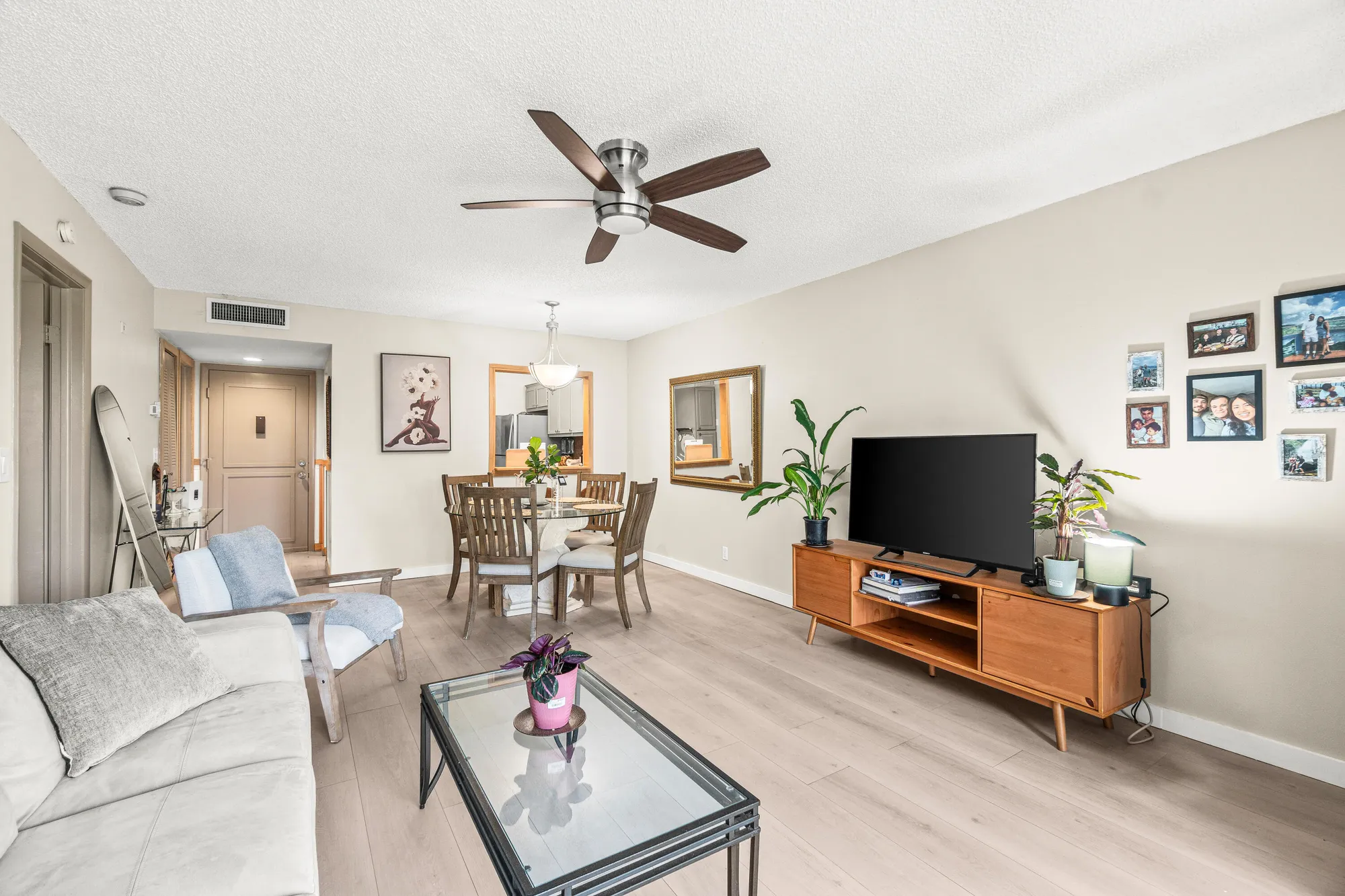 Property Slideshow image 18 of 30 | 5370 las verdes cir apt 209, Delray Beach, FL, 33484