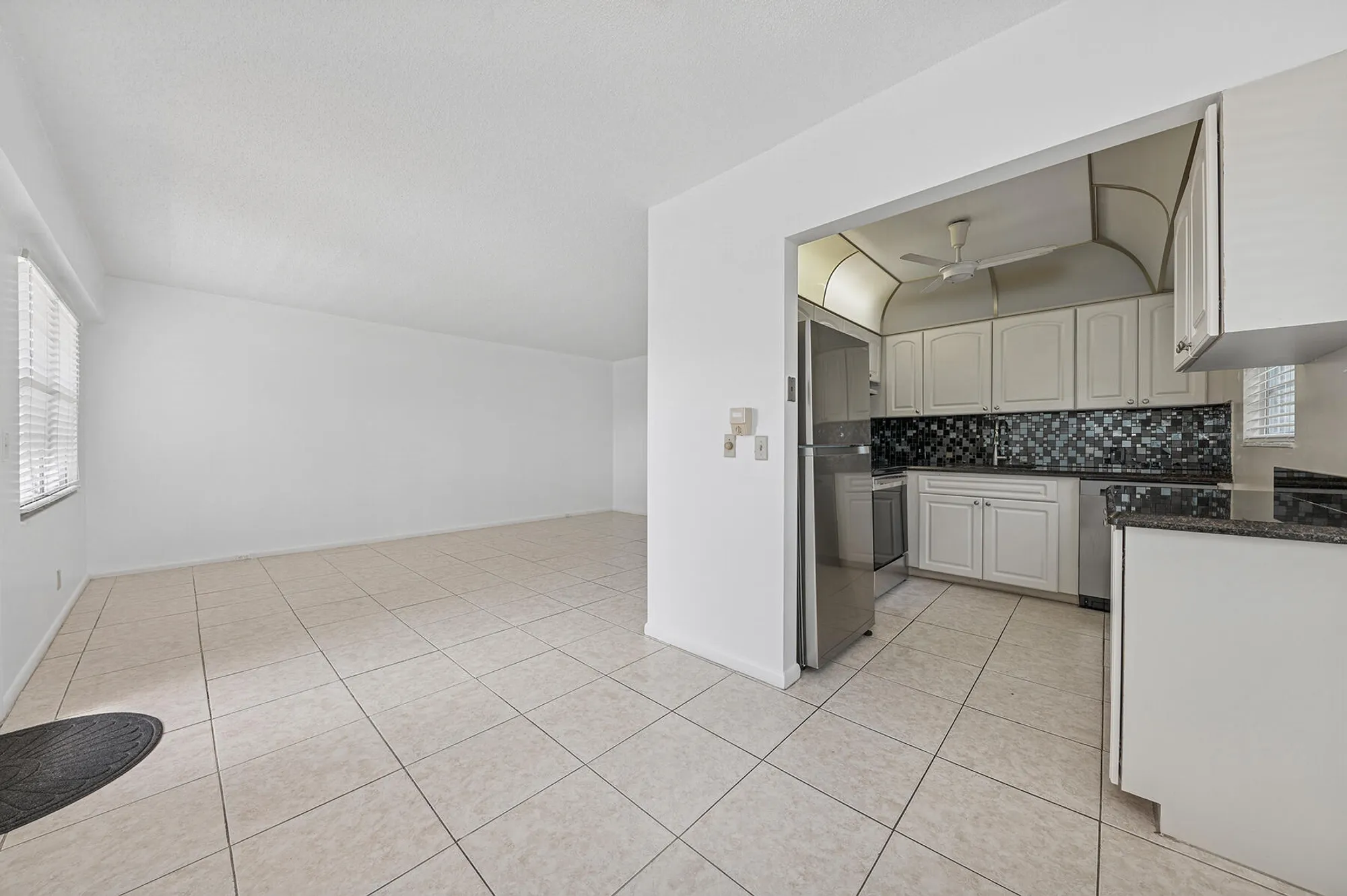 Property Slideshow image 5 of 11 | 84 mansfield b, Boca Raton, FL, 33434