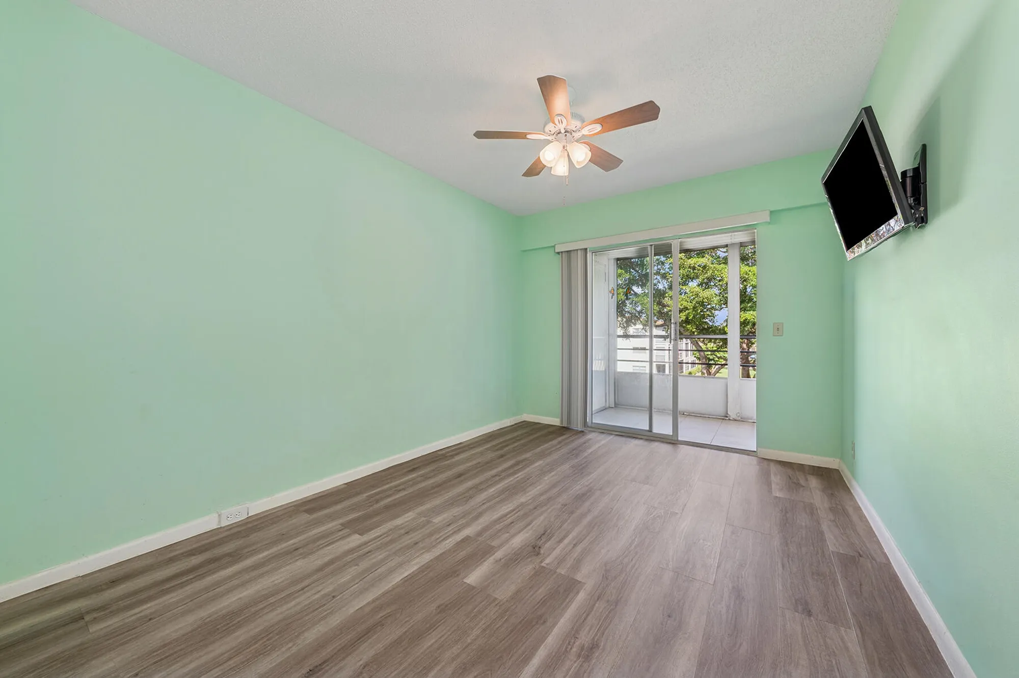 Property Slideshow image 7 of 11 | 84 mansfield b, Boca Raton, FL, 33434