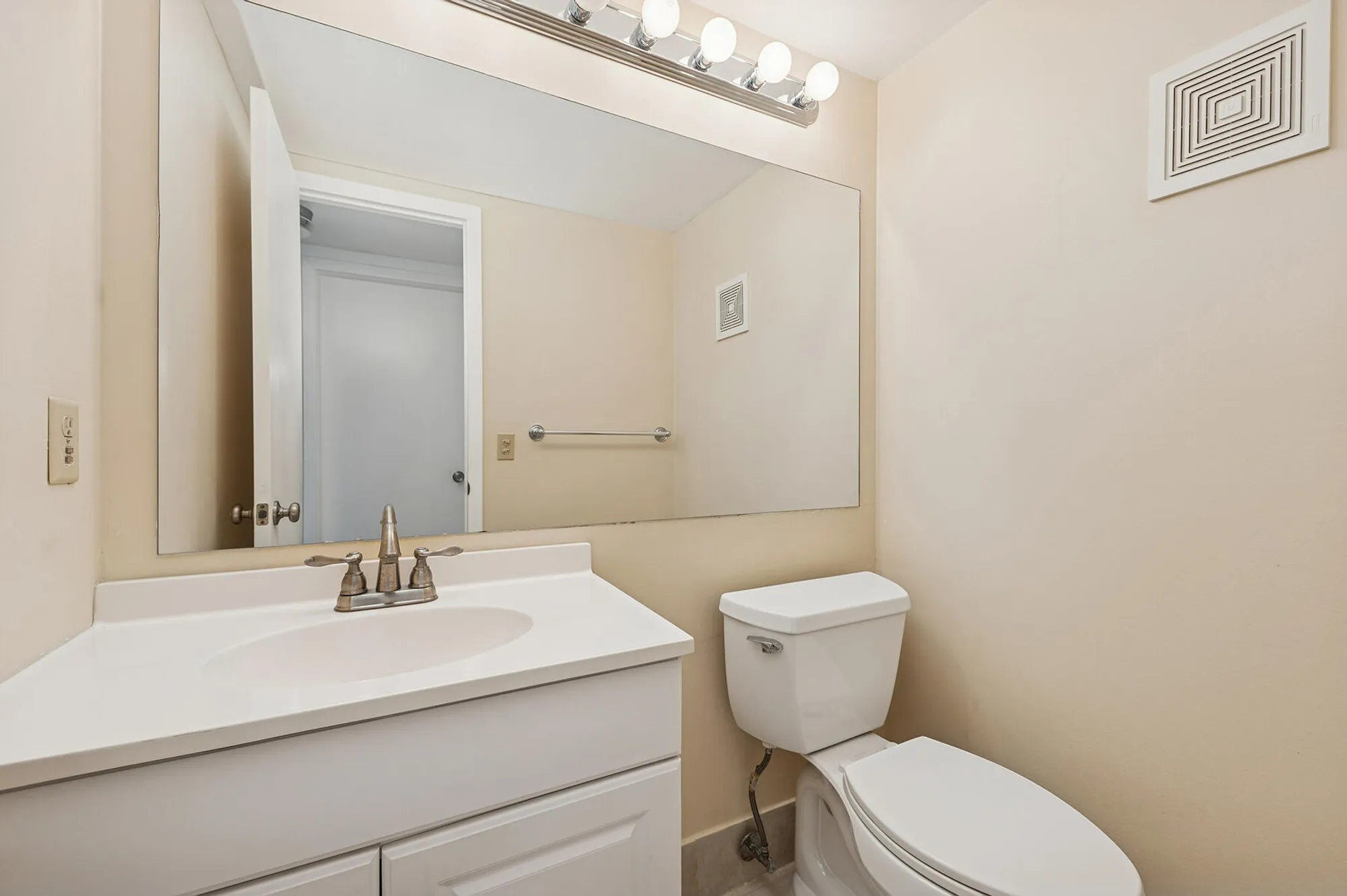 Property Slideshow image 10 of 11 | 84 mansfield b, Boca Raton, FL, 33434