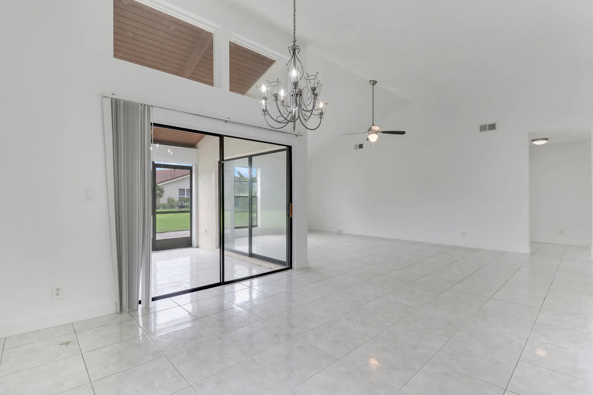 Property Slideshow image 13 of 56 | 5695 lakeview mews dr, Boynton Beach, FL, 33437