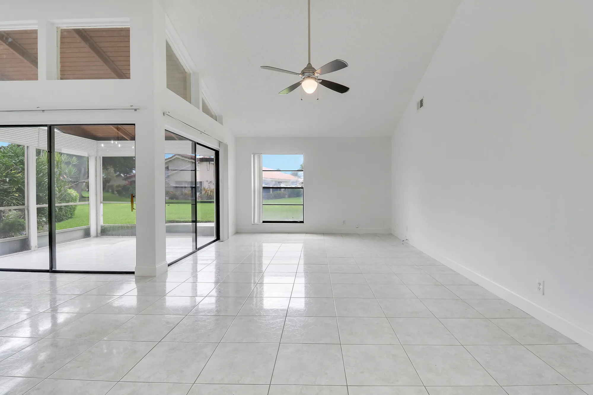 Property Slideshow image 33 of 56 | 5695 lakeview mews dr, Boynton Beach, FL, 33437