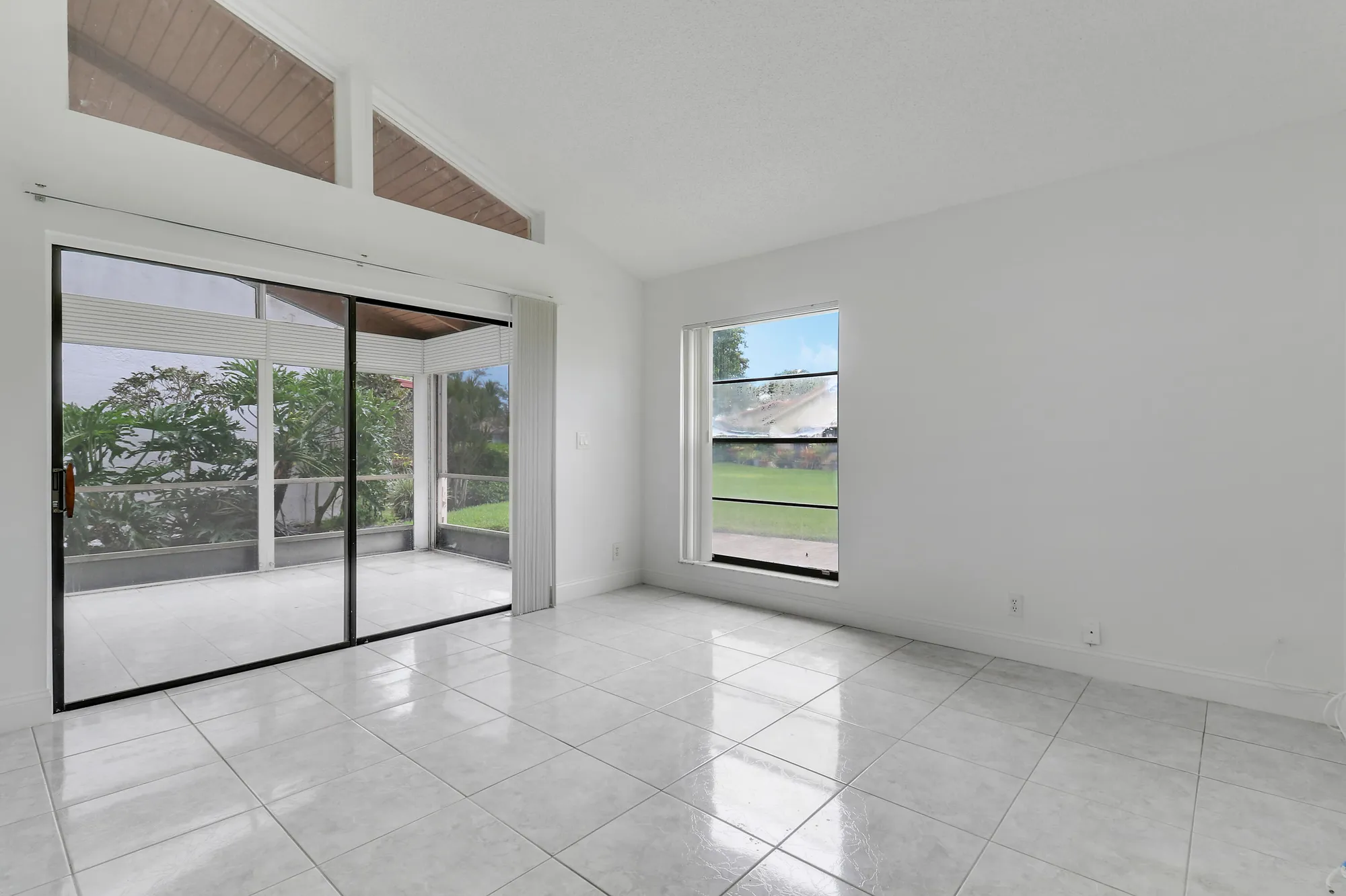 Property Slideshow image 35 of 56 | 5695 lakeview mews dr, Boynton Beach, FL, 33437