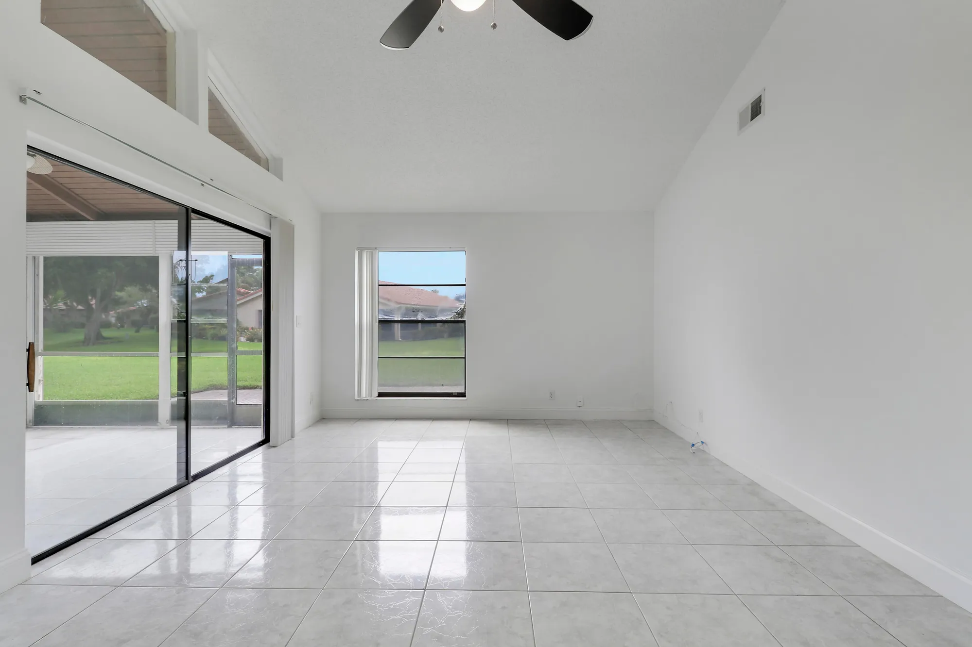Property Slideshow image 36 of 56 | 5695 lakeview mews dr, Boynton Beach, FL, 33437