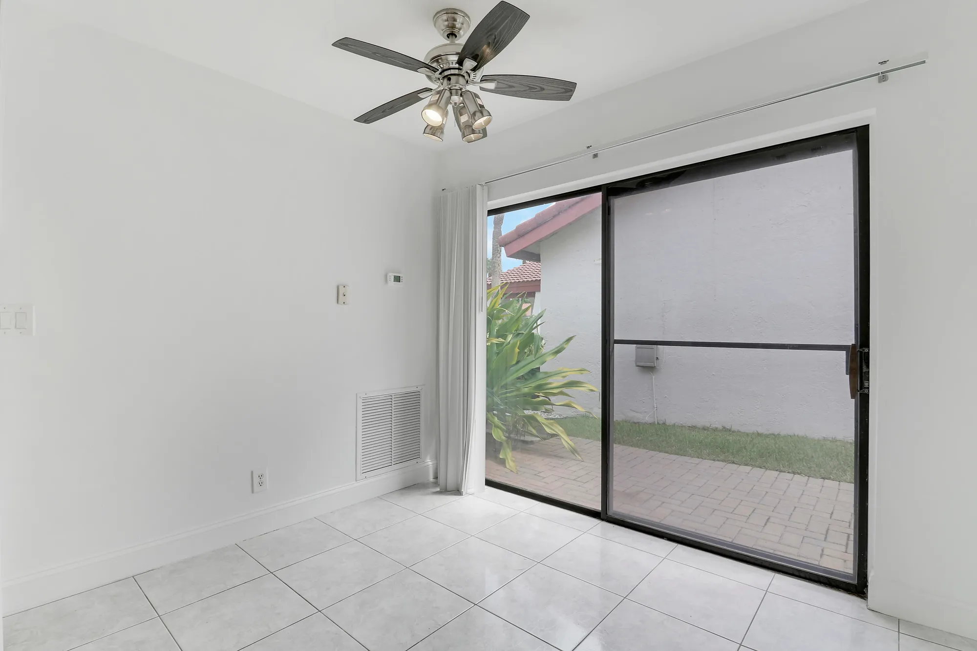 Property Slideshow image 30 of 56 | 5695 lakeview mews dr, Boynton Beach, FL, 33437