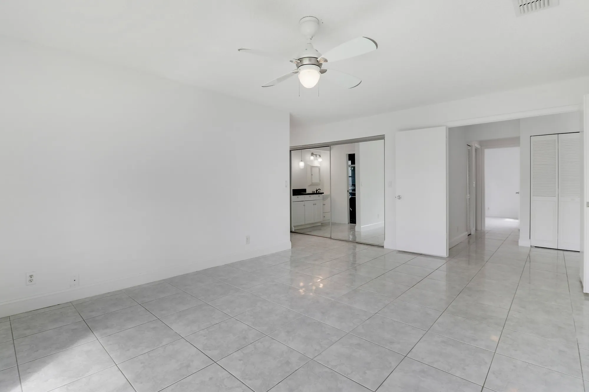 Property Slideshow image 31 of 56 | 5695 lakeview mews dr, Boynton Beach, FL, 33437