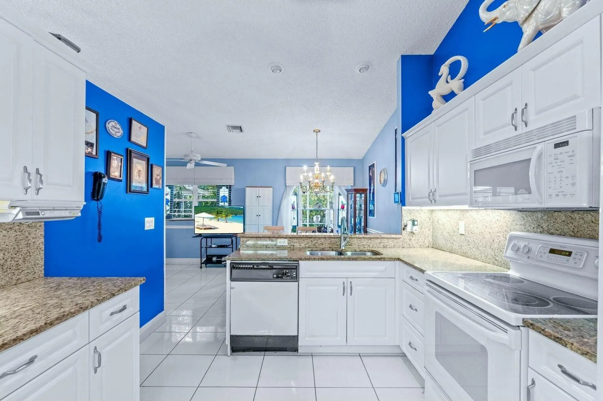 Property Slideshow image 4 of 22 | 8261 lake cypress rd, Lake Worth, FL, 33467