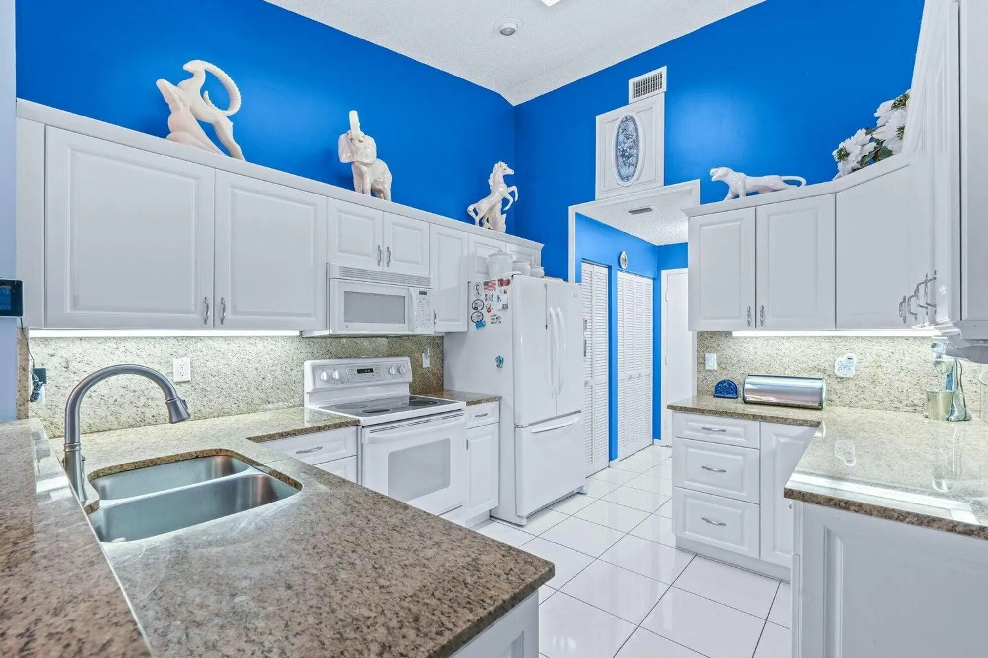 Property Slideshow image 3 of 22 | 8261 lake cypress rd, Lake Worth, FL, 33467