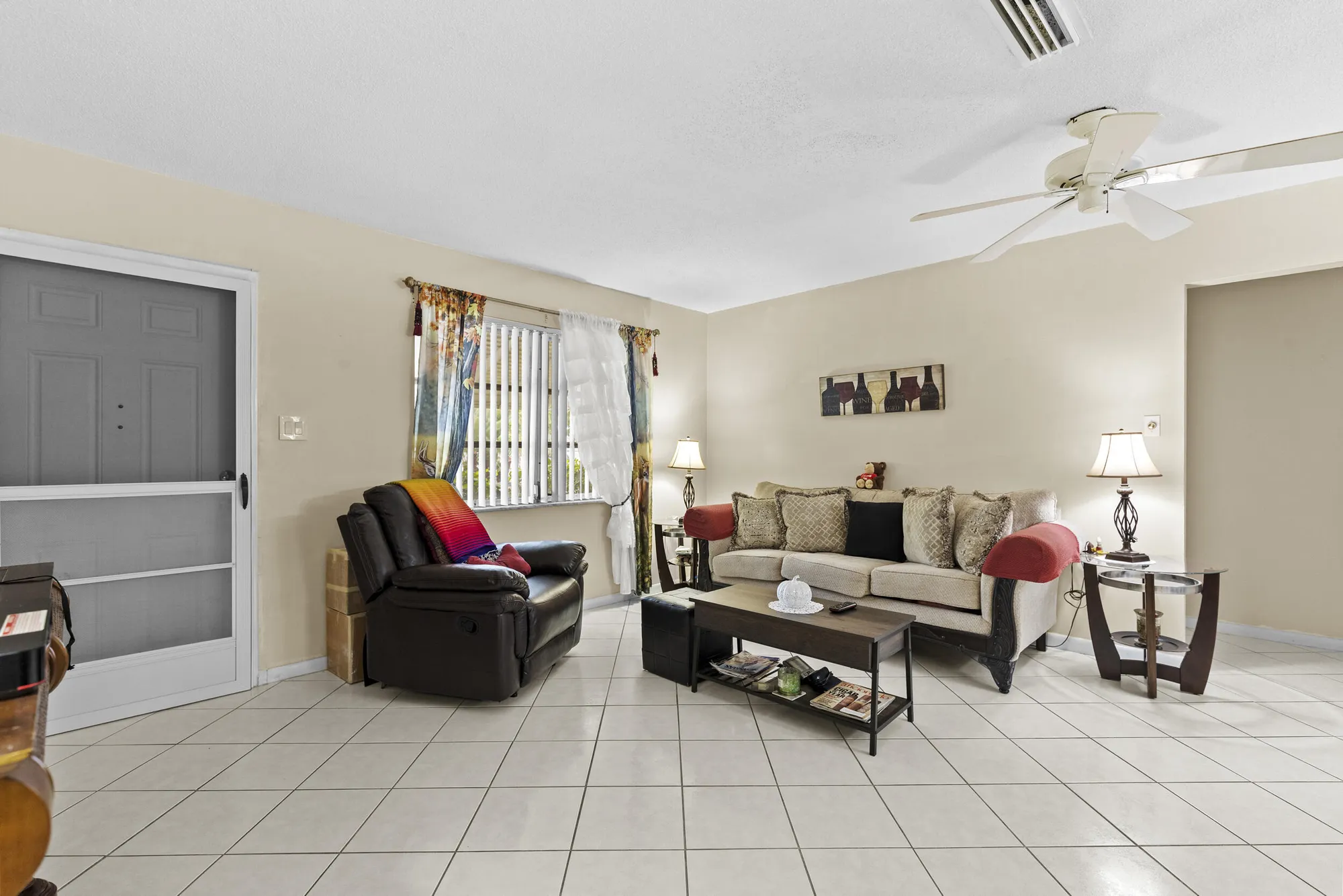 Property Slideshow image 5 of 43 | 1500 nw 70th ln, Margate, FL, 33063