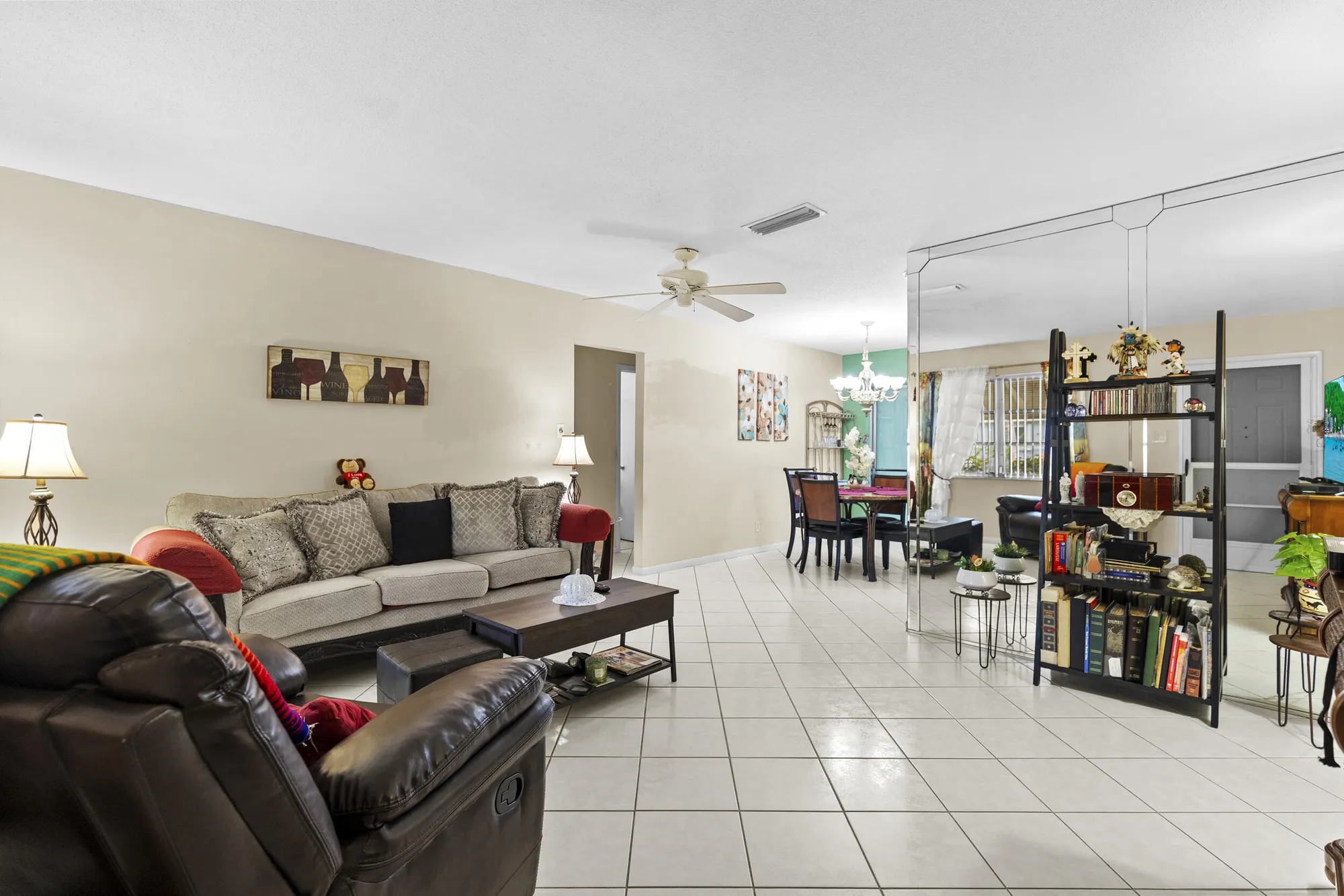 Property Slideshow image 7 of 43 | 1500 nw 70th ln, Margate, FL, 33063