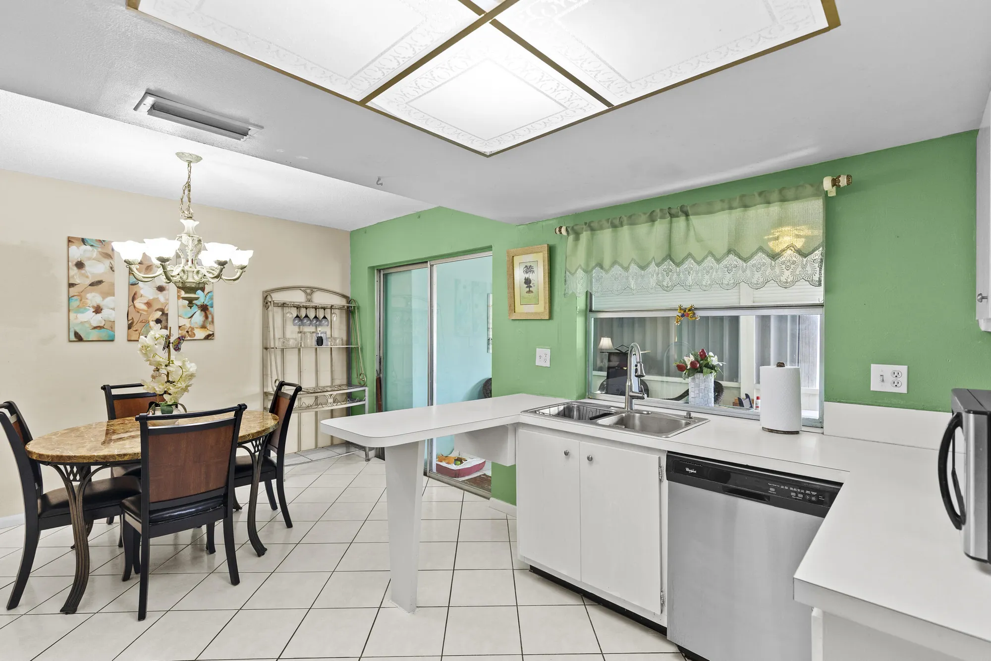 Property Slideshow image 12 of 43 | 1500 nw 70th ln, Margate, FL, 33063