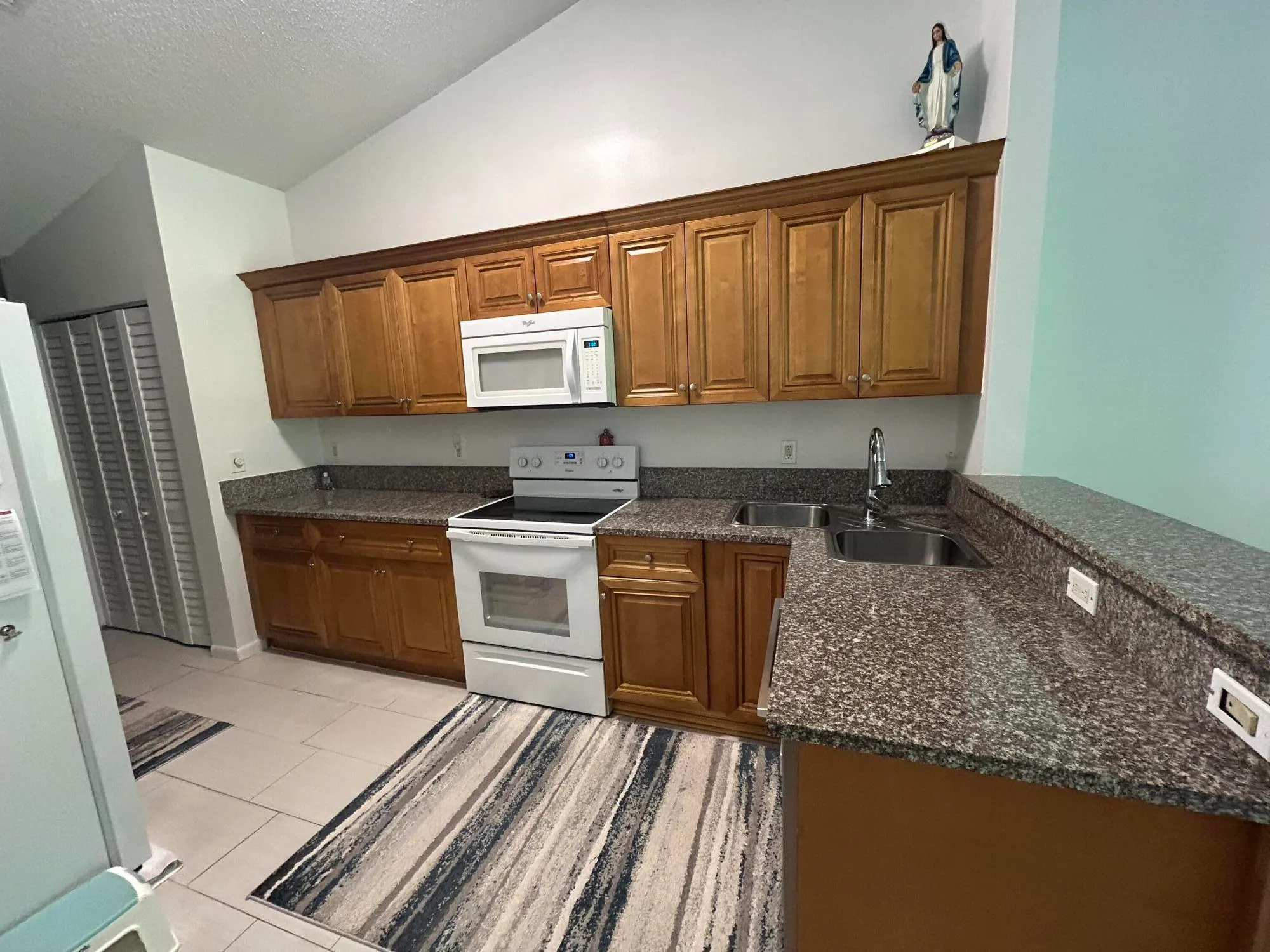 Property Slideshow image 5 of 22 | 7207 le chalet blvd, Boynton Beach, FL, 33472