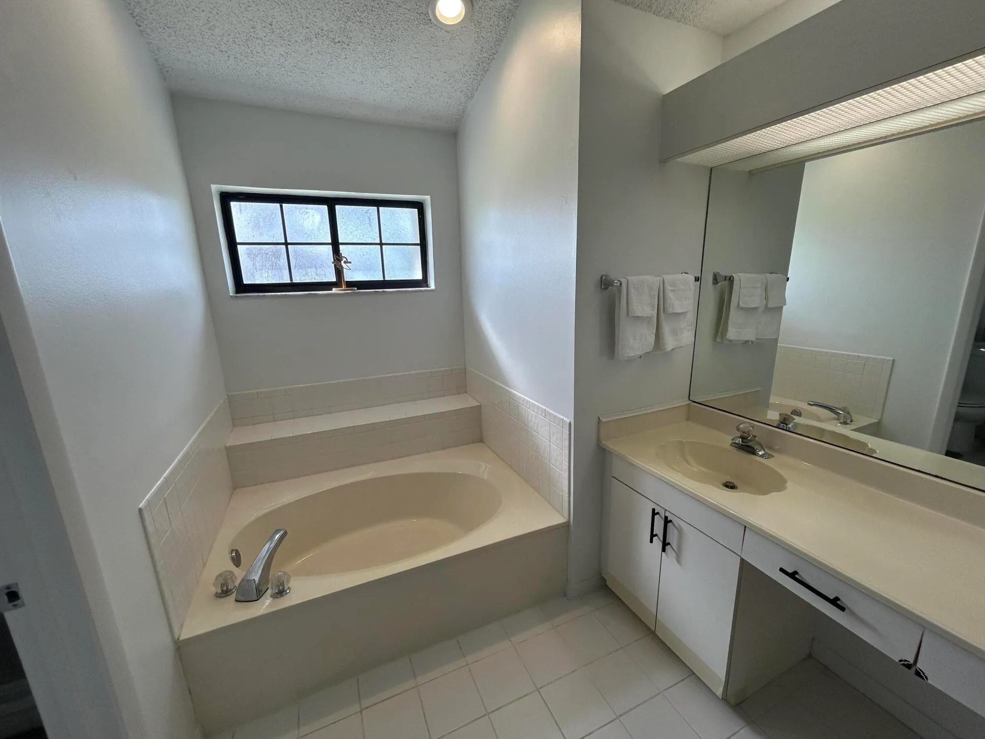 Property Slideshow image 7 of 22 | 7207 le chalet blvd, Boynton Beach, FL, 33472