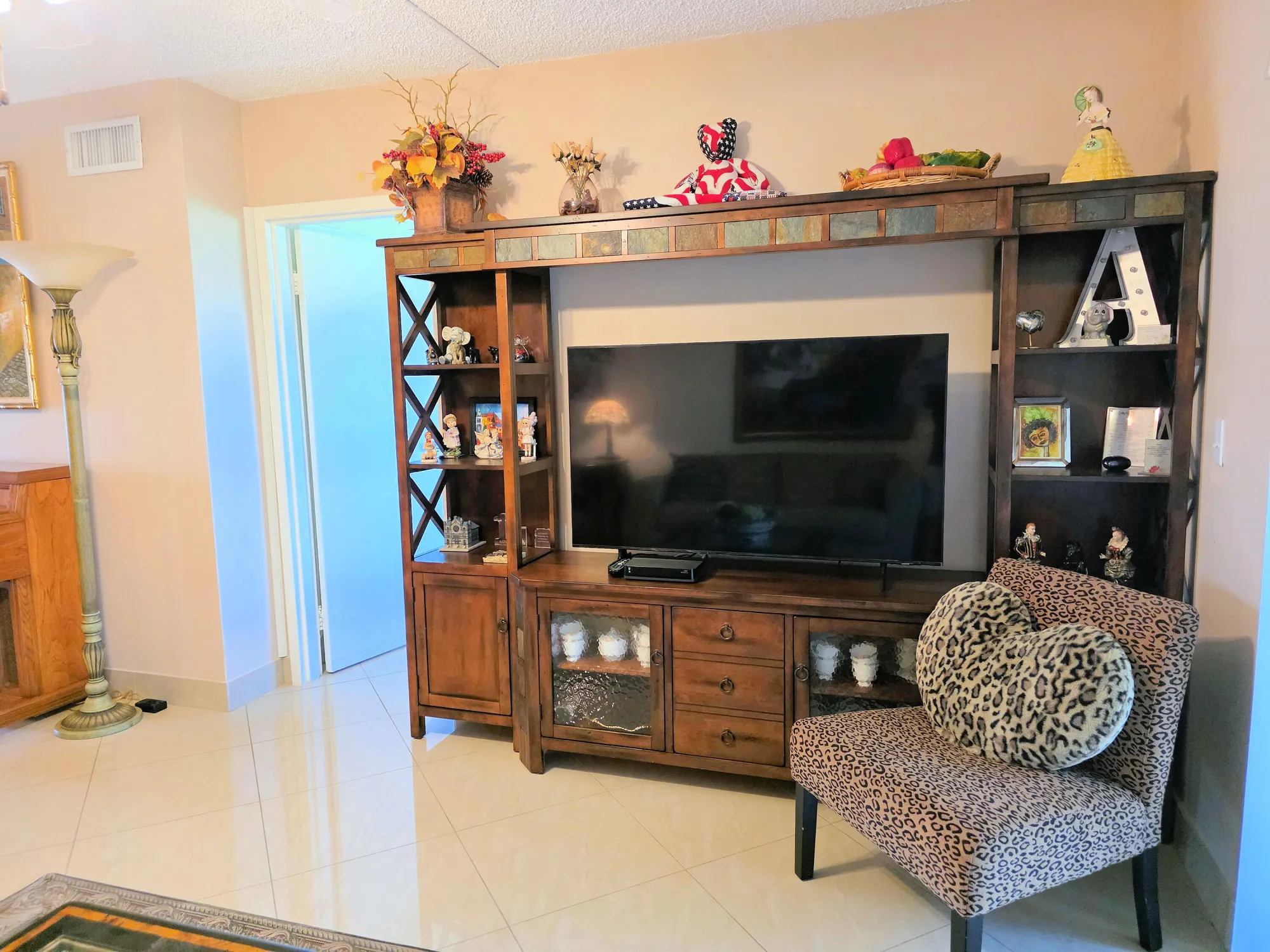 Property Slideshow image 7 of 31 | 3 abbey ln apt 103, Delray Beach, FL, 33446