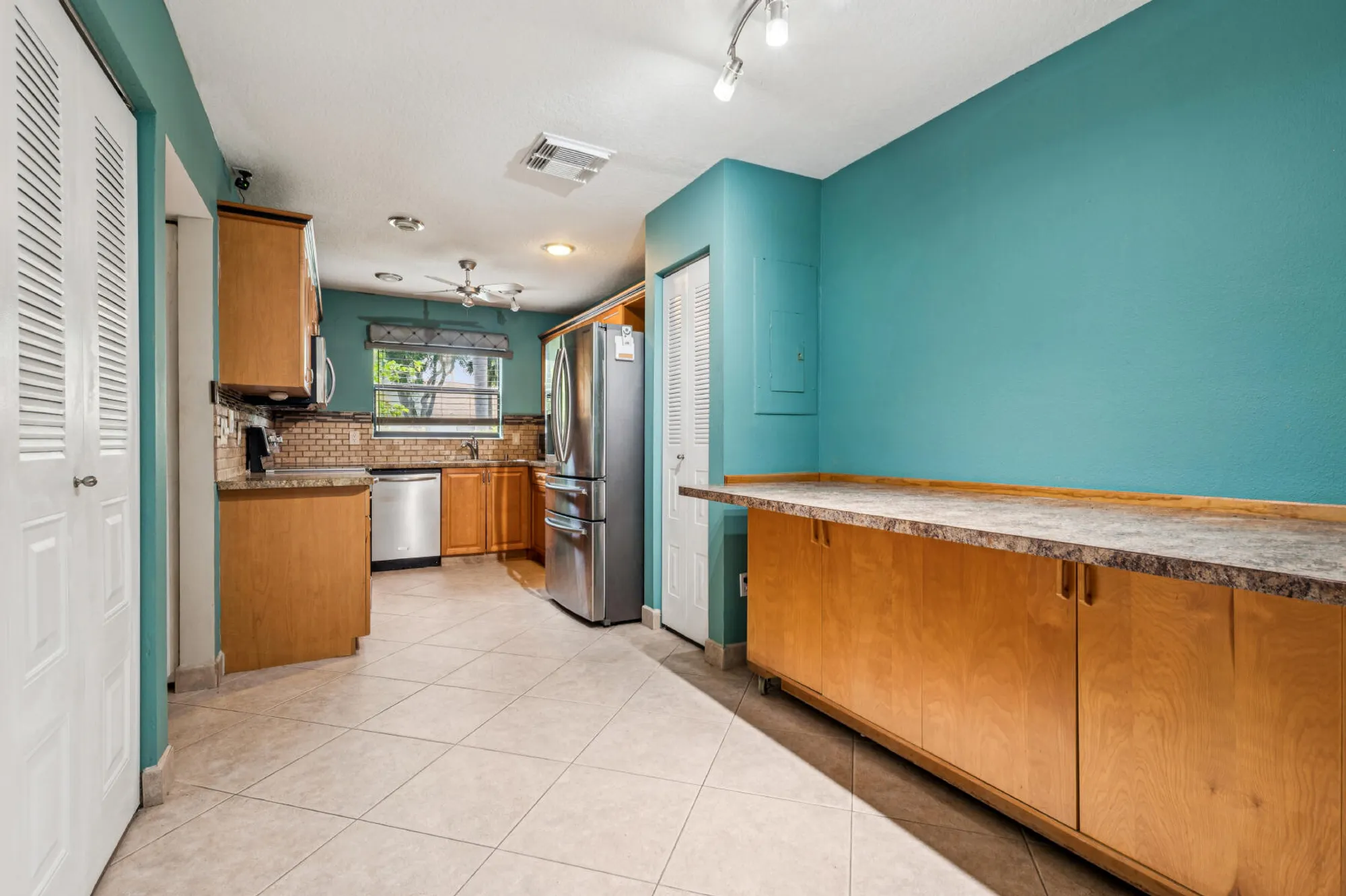 Property Slideshow image 4 of 12 | 615 nw 31st ave, Delray Beach, FL, 33445