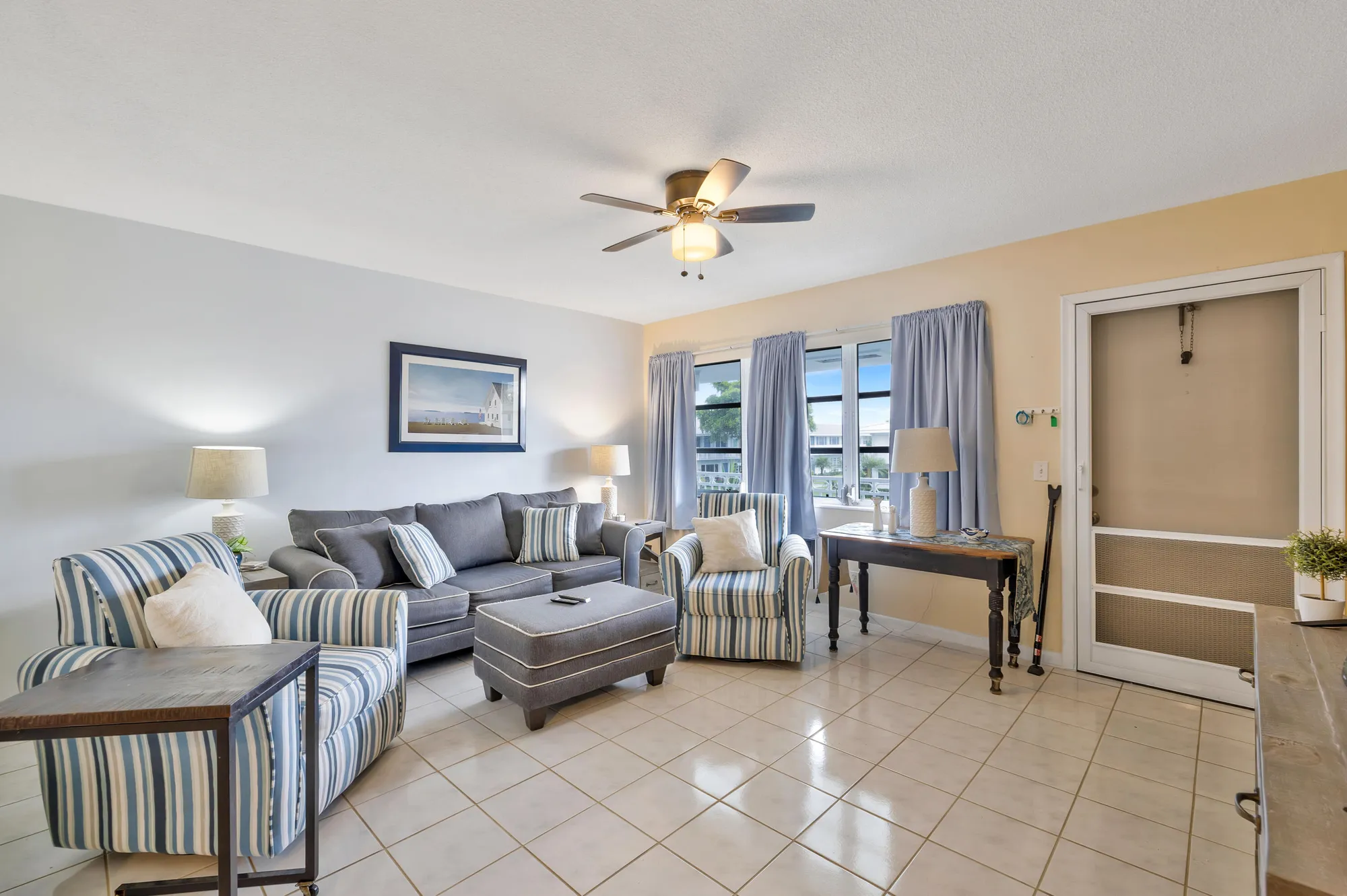 Property Slideshow image 4 of 25 | 2542 s federal hwy apt 17, Boynton Beach, FL, 33435