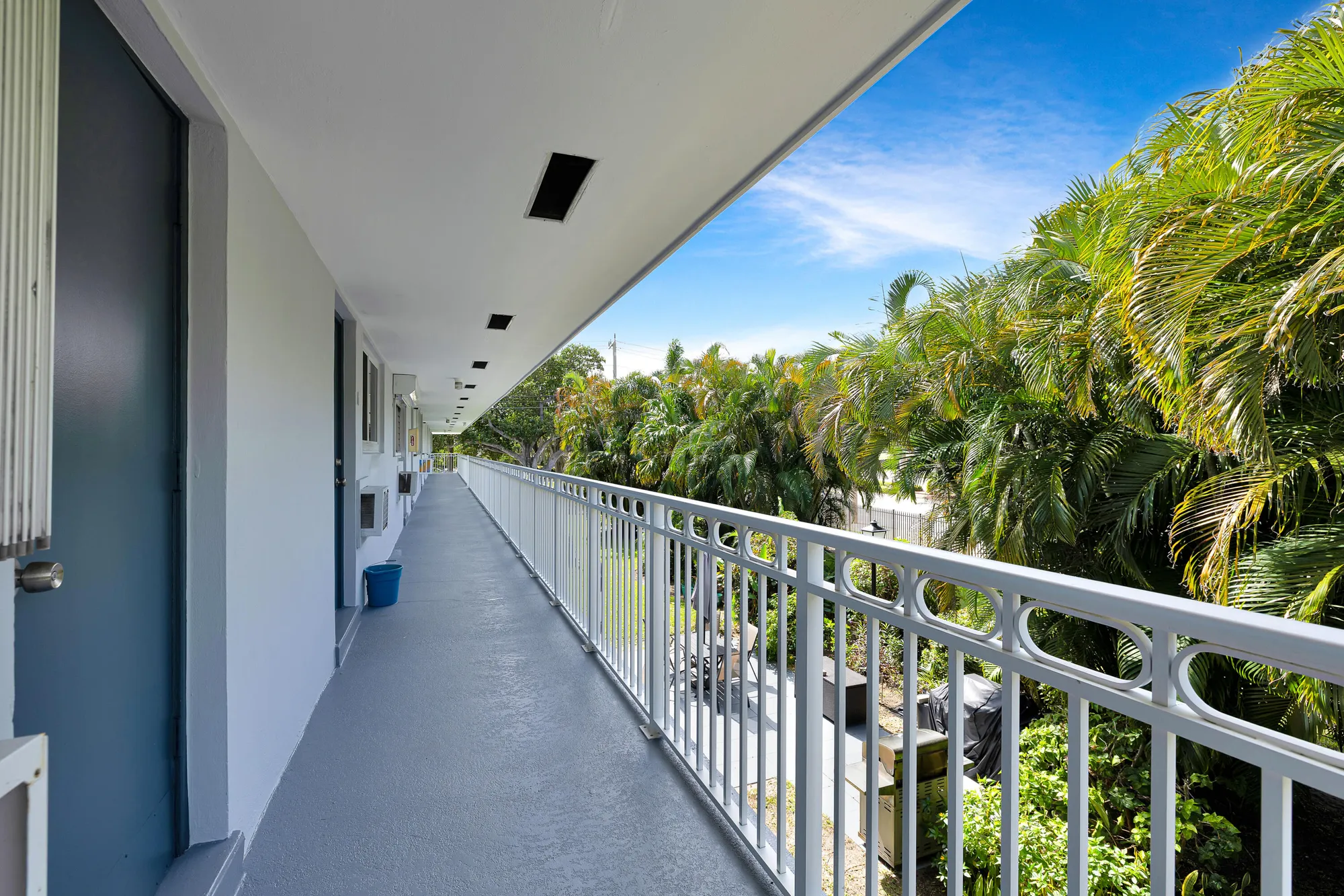 Property Slideshow image 12 of 25 | 2542 s federal hwy apt 17, Boynton Beach, FL, 33435