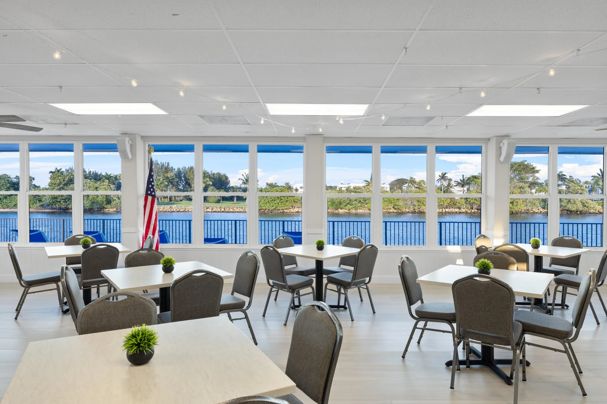 Property Slideshow image 23 of 25 | 2542 s federal hwy apt 17, Boynton Beach, FL, 33435