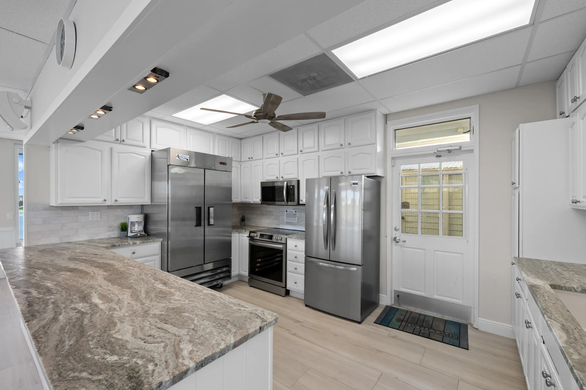 Property Slideshow image 19 of 25 | 2542 s federal hwy apt 17, Boynton Beach, FL, 33435