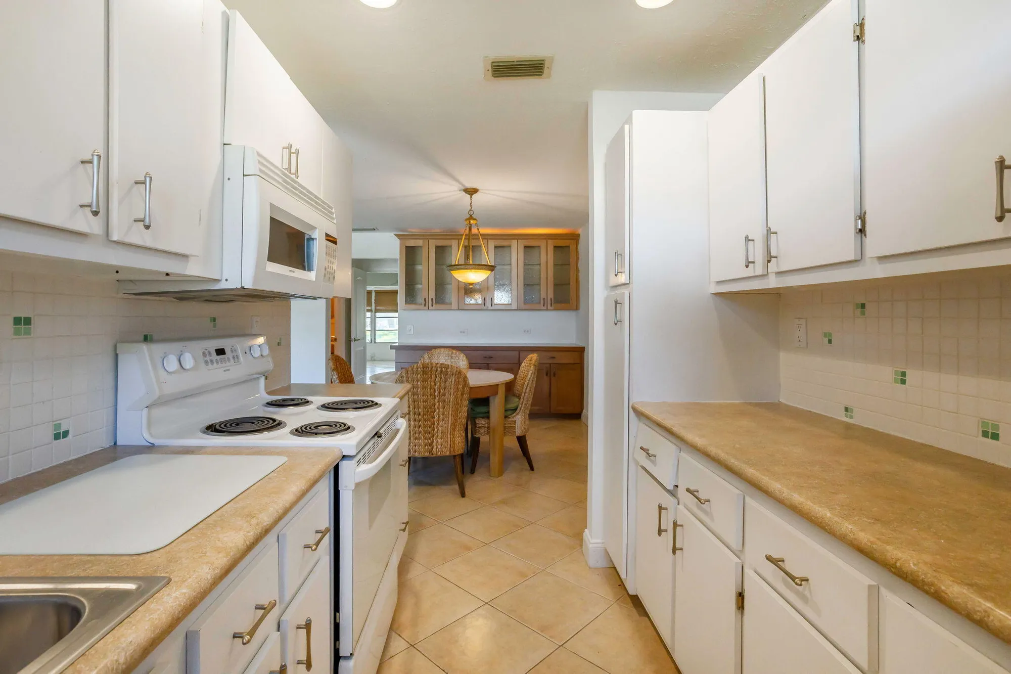 Property Slideshow image 9 of 20 | 250 high point ct b, Boynton Beach, FL, 33435