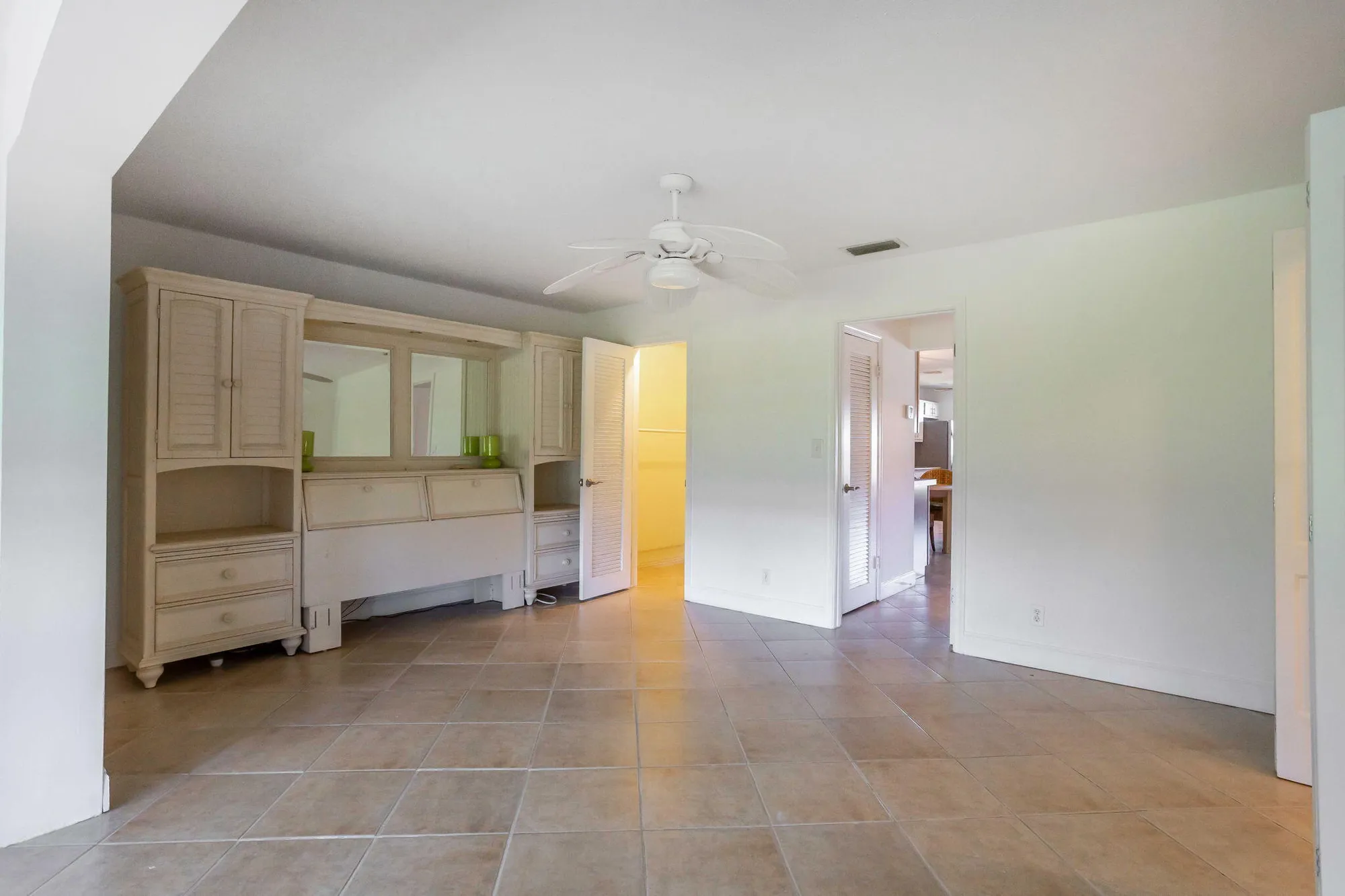 Property Slideshow image 14 of 20 | 250 high point ct b, Boynton Beach, FL, 33435