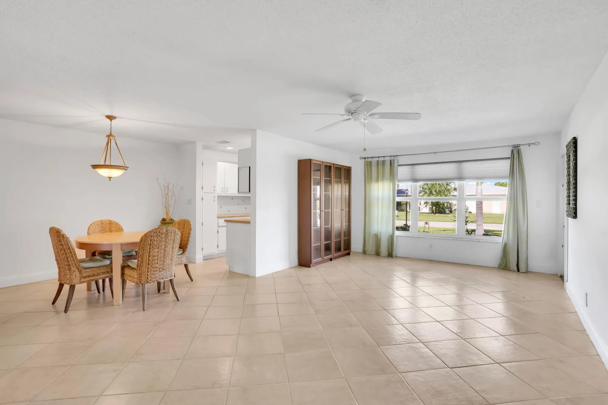 Property Slideshow image 17 of 20 | 250 high point ct b, Boynton Beach, FL, 33435