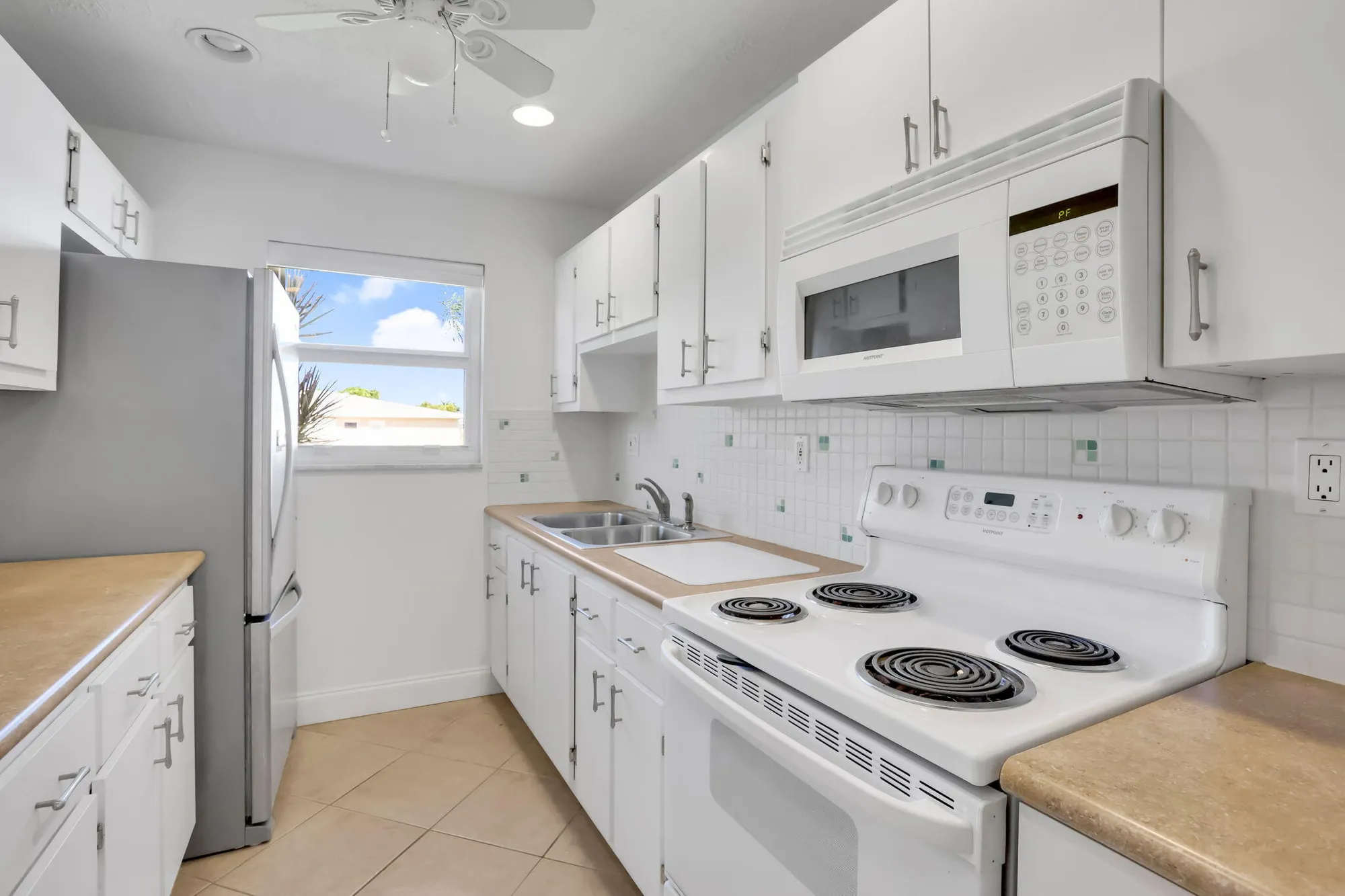 Property Slideshow image 11 of 20 | 250 high point ct b, Boynton Beach, FL, 33435