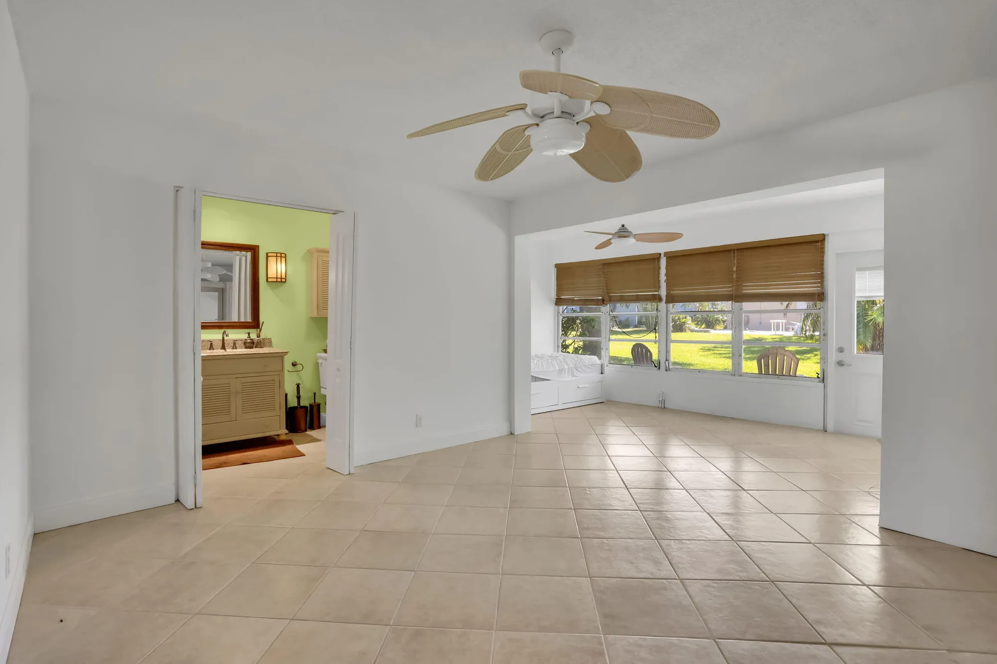 Property Slideshow image 13 of 20 | 250 high point ct b, Boynton Beach, FL, 33435
