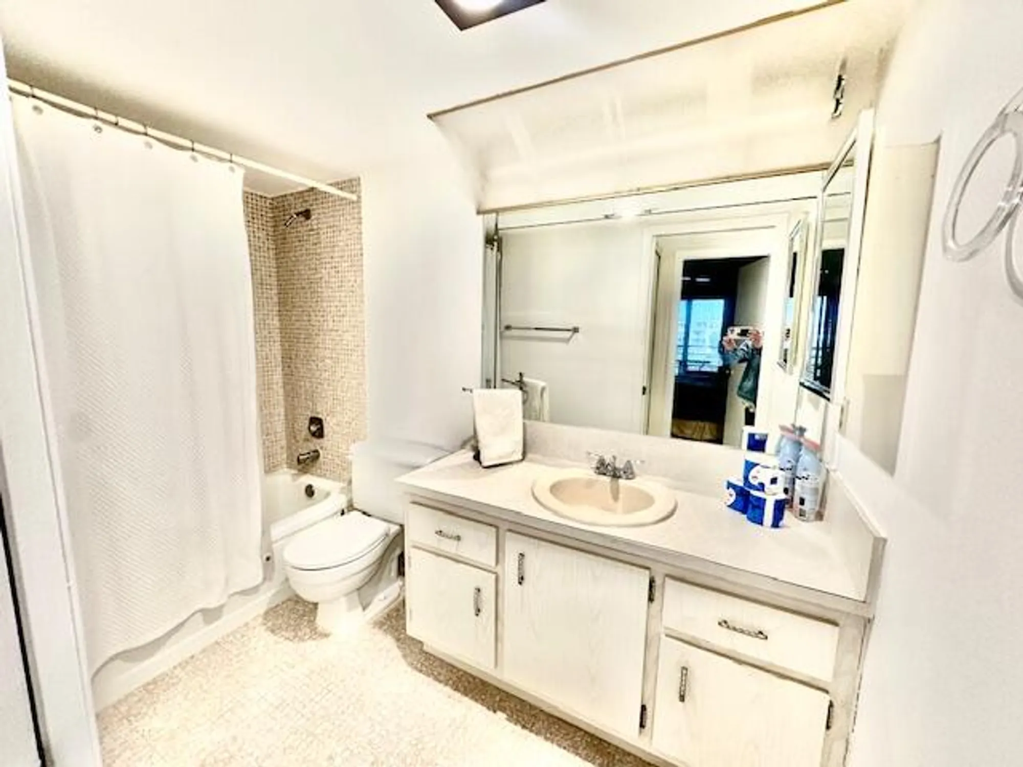 Property Slideshow image 8 of 50 | 3032 hythe b, Boca Raton, FL, 33434