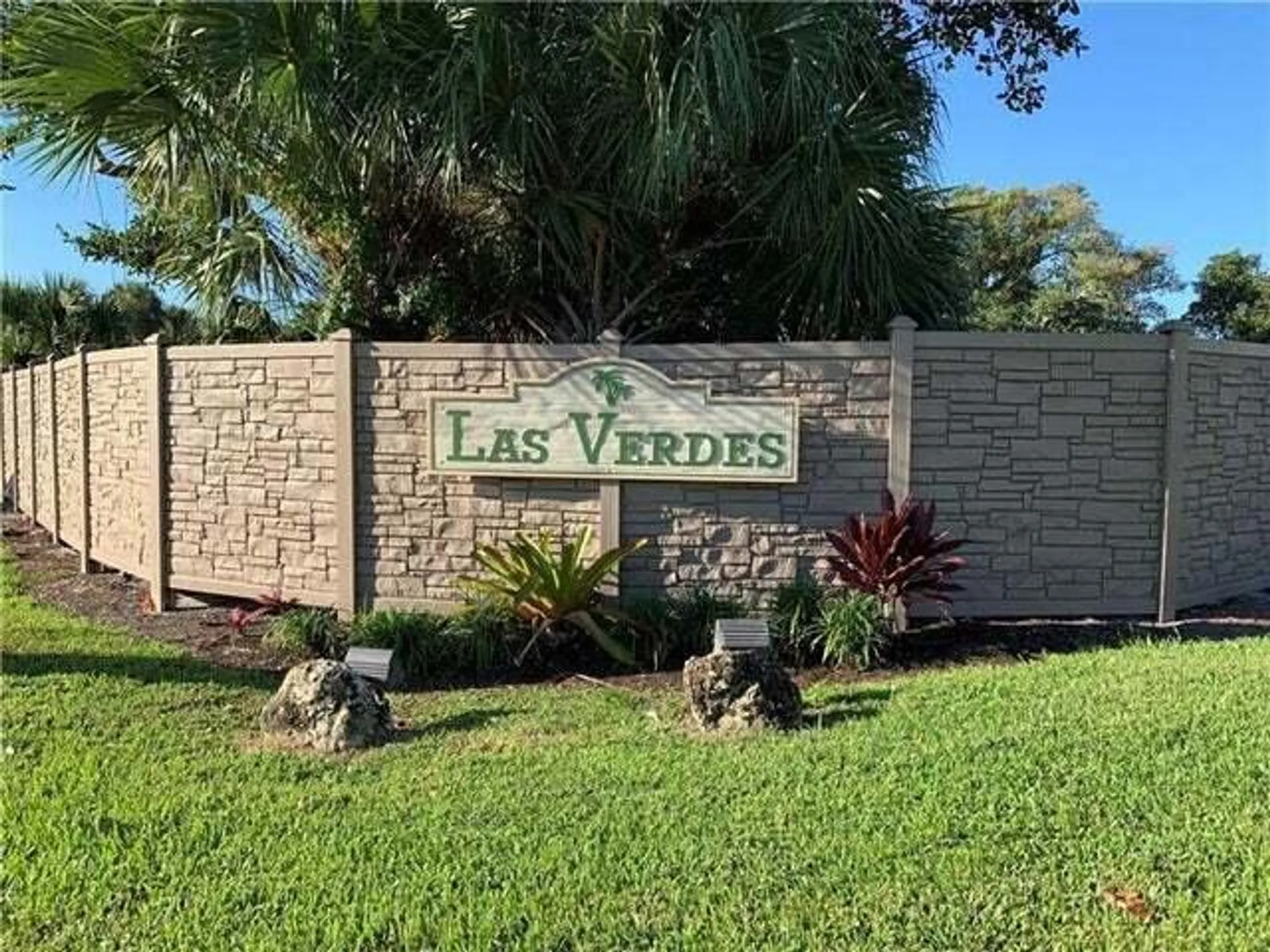 Property Slideshow image 16 of 32 | 5240 copperleaf cir, Delray Beach, FL, 33484