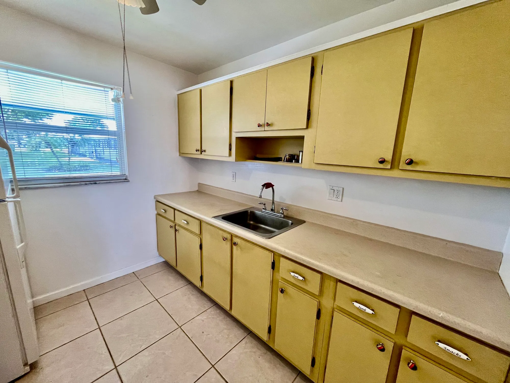 Property Slideshow image 7 of 20 | 101 leisure lake cir apt 109, Boynton Beach, FL, 33426
