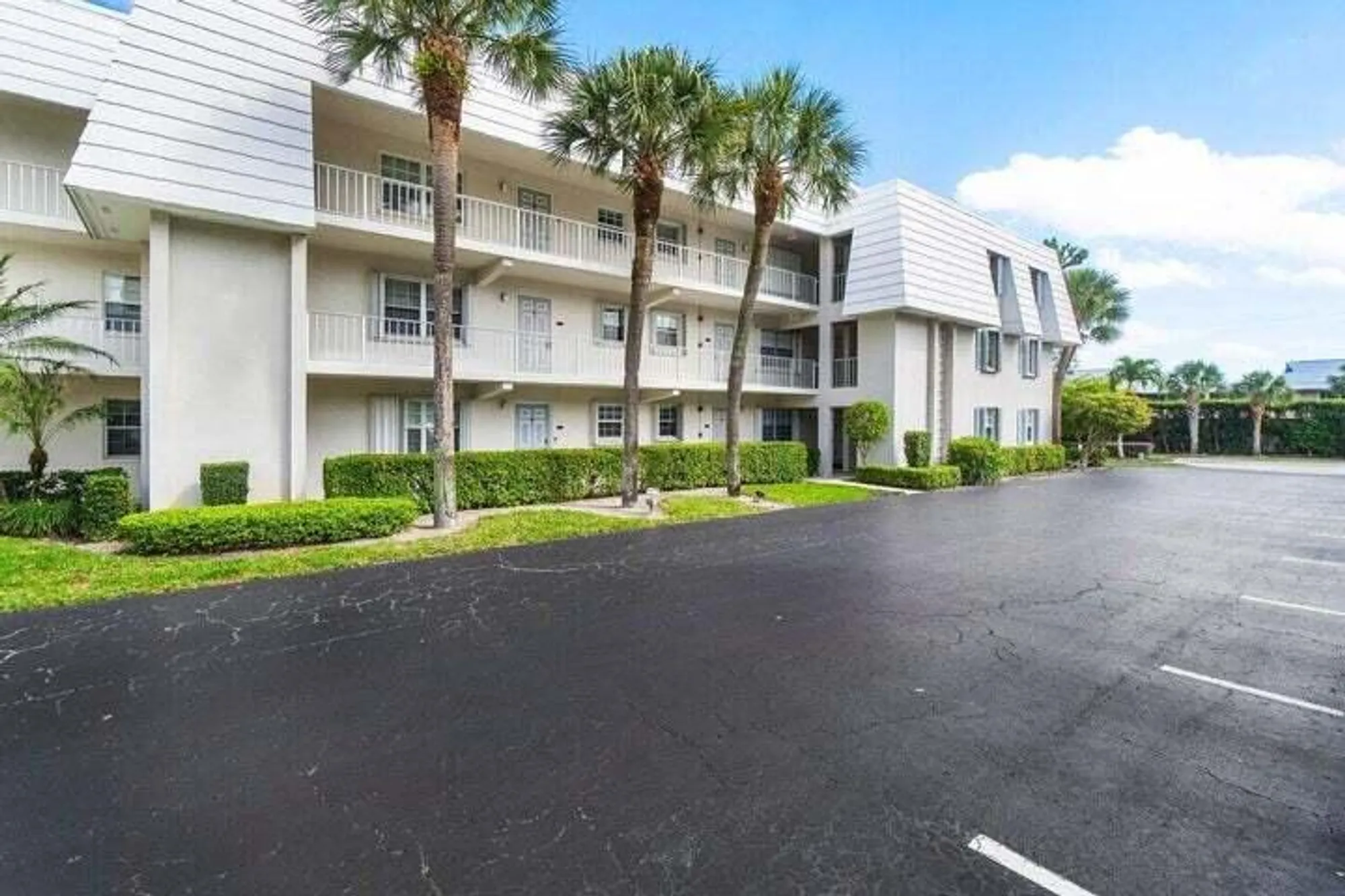 Property Slideshow image 10 of 44 | 1190 sugar sands blvd apt 515, Riviera Beach, FL, 33404