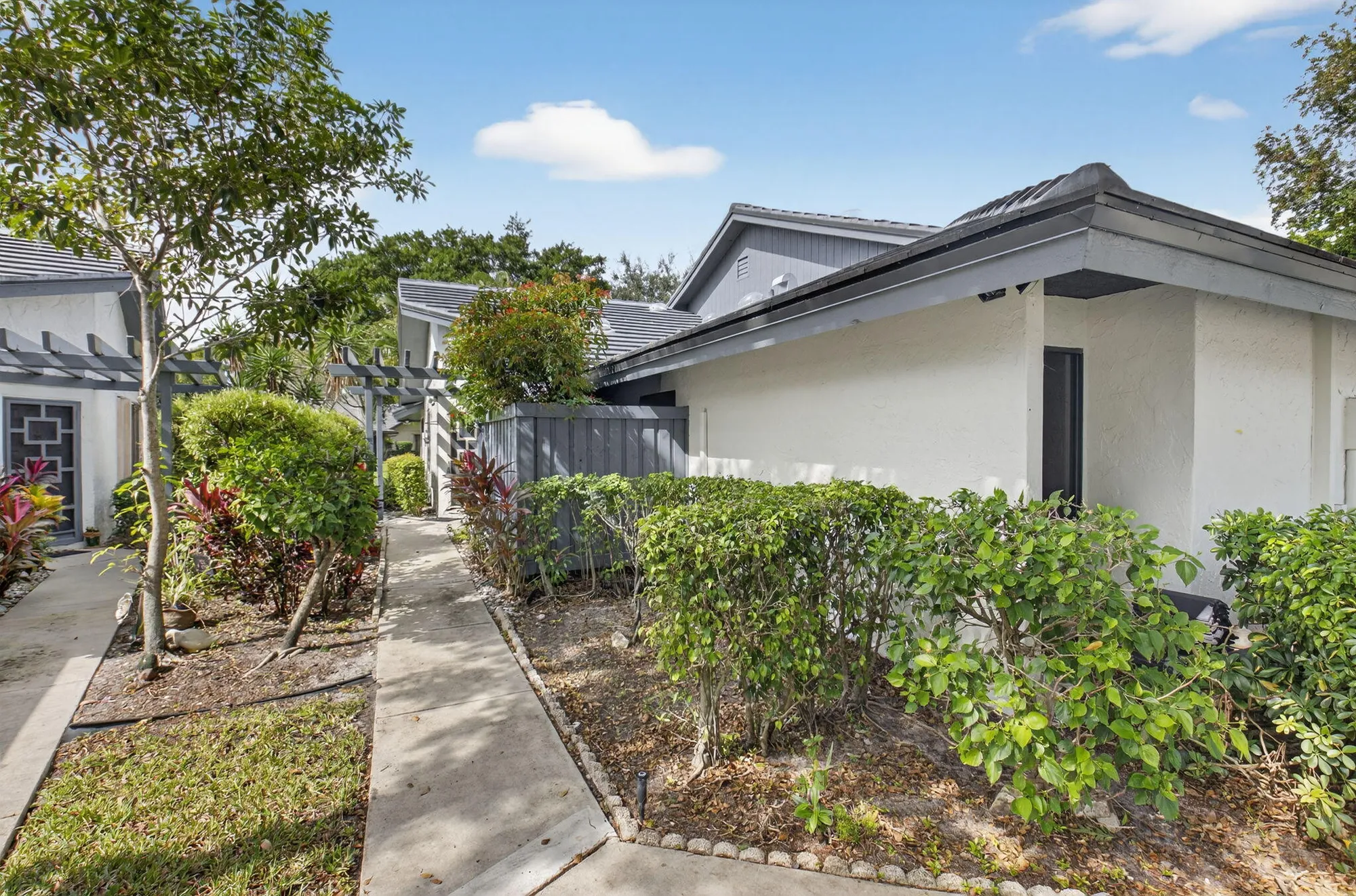 Property Slideshow image 4 of 42 | 5082 pine dr, Boynton Beach, FL, 33437