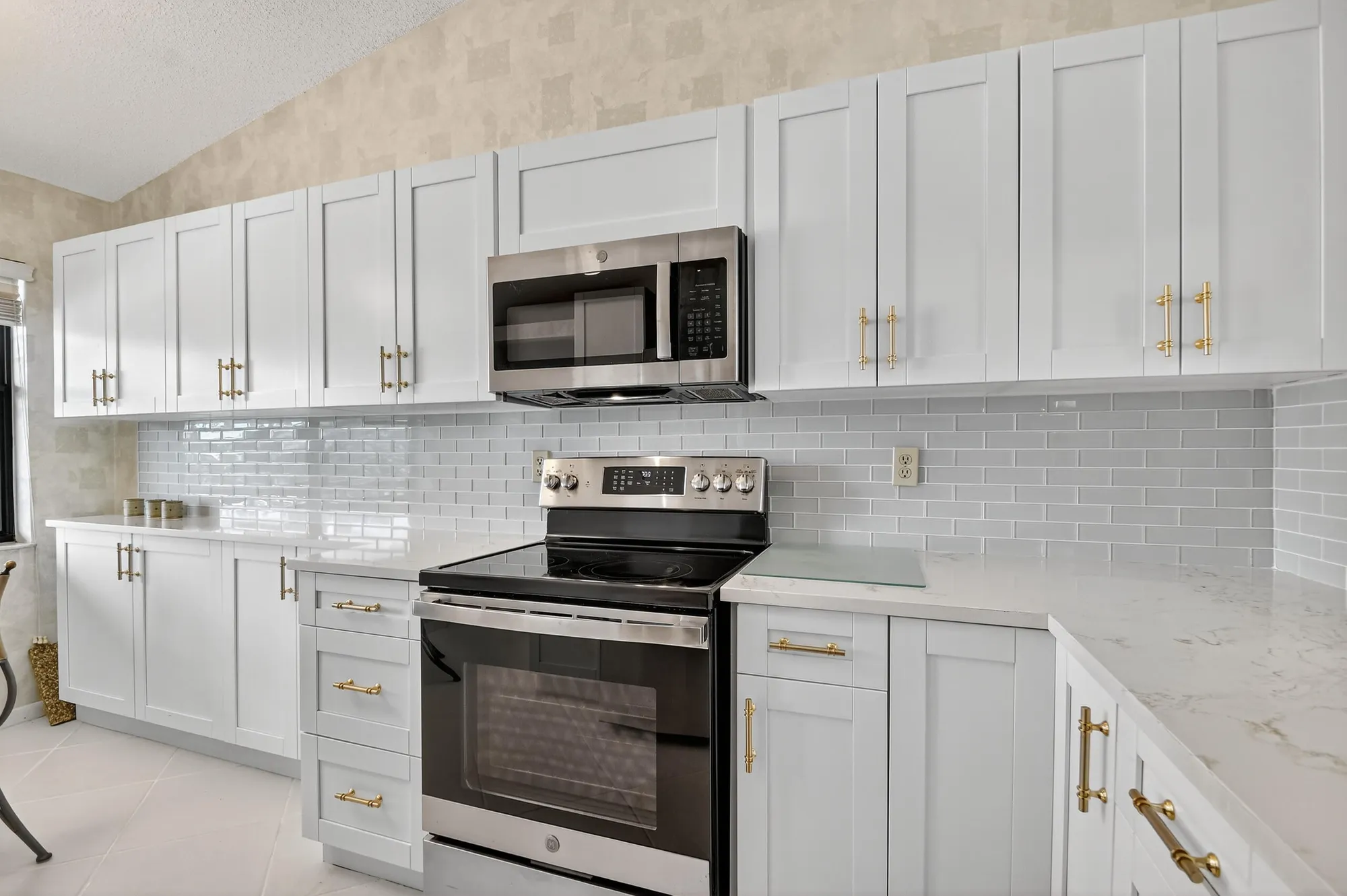 Property Slideshow image 1 of 42 | 7578 tahiti ln apt 202, Lake Worth, FL, 33467